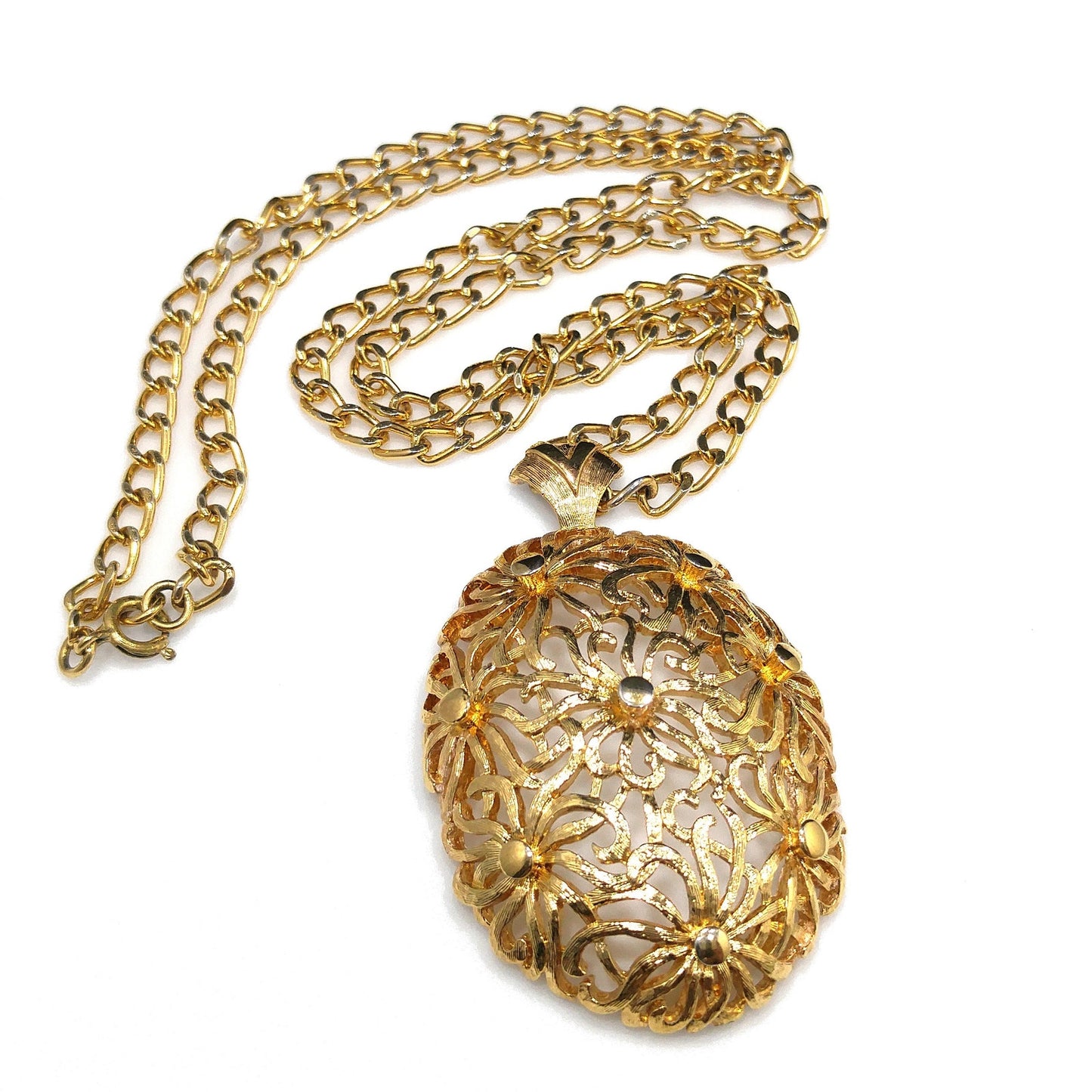 Monet Floral Filigree Pendant Necklace, Gold Plated, 1970s Vintage Jewelry