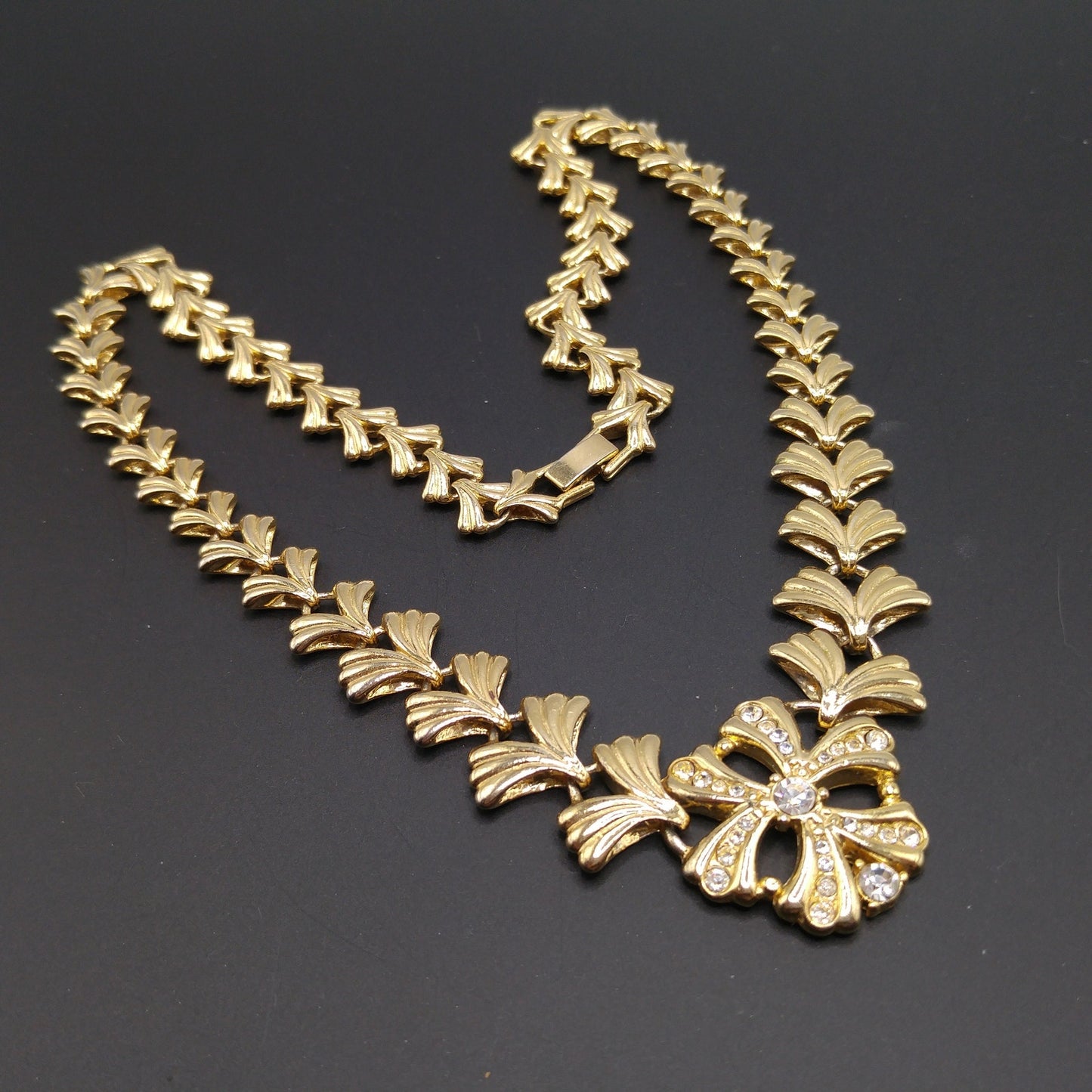 Mid-Century Floral Pendant Necklace, Gold Plated, 1960s Vintage Jewelry
