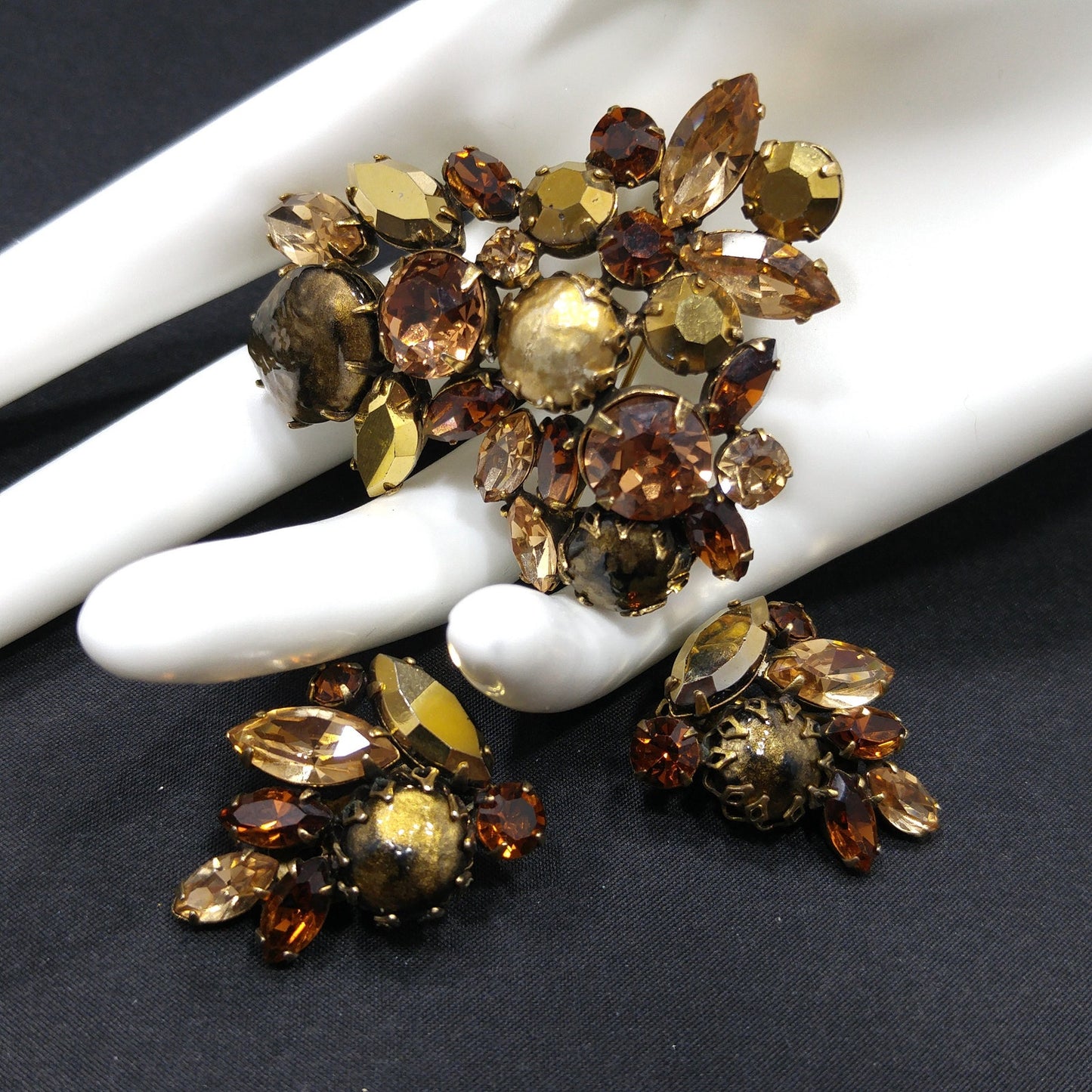 Regency Topaz & Gold Rhinestones Brooch Earrings Set, Gold Faux Pearls, 1950s Vintage Jewelry
