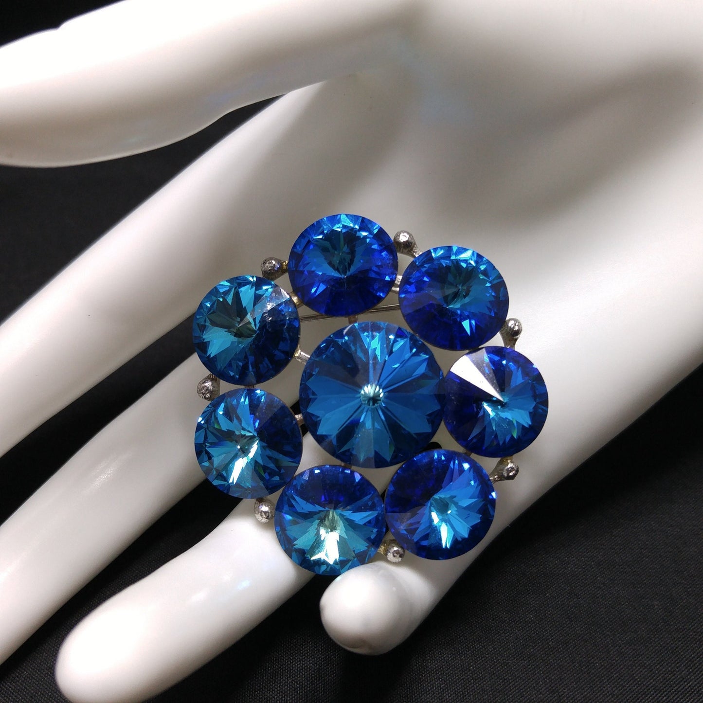 Vintage Weiss Blue Rivoli Rhinestone Brooch, Foil Back Stones
