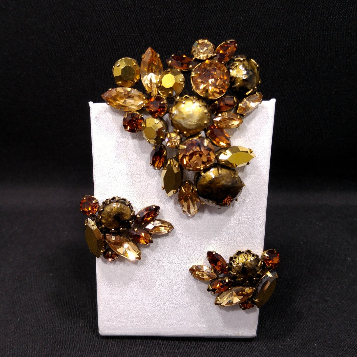 Regency Topaz & Gold Rhinestones Brooch Earrings Set, Gold Faux Pearls, 1950s Vintage Jewelry