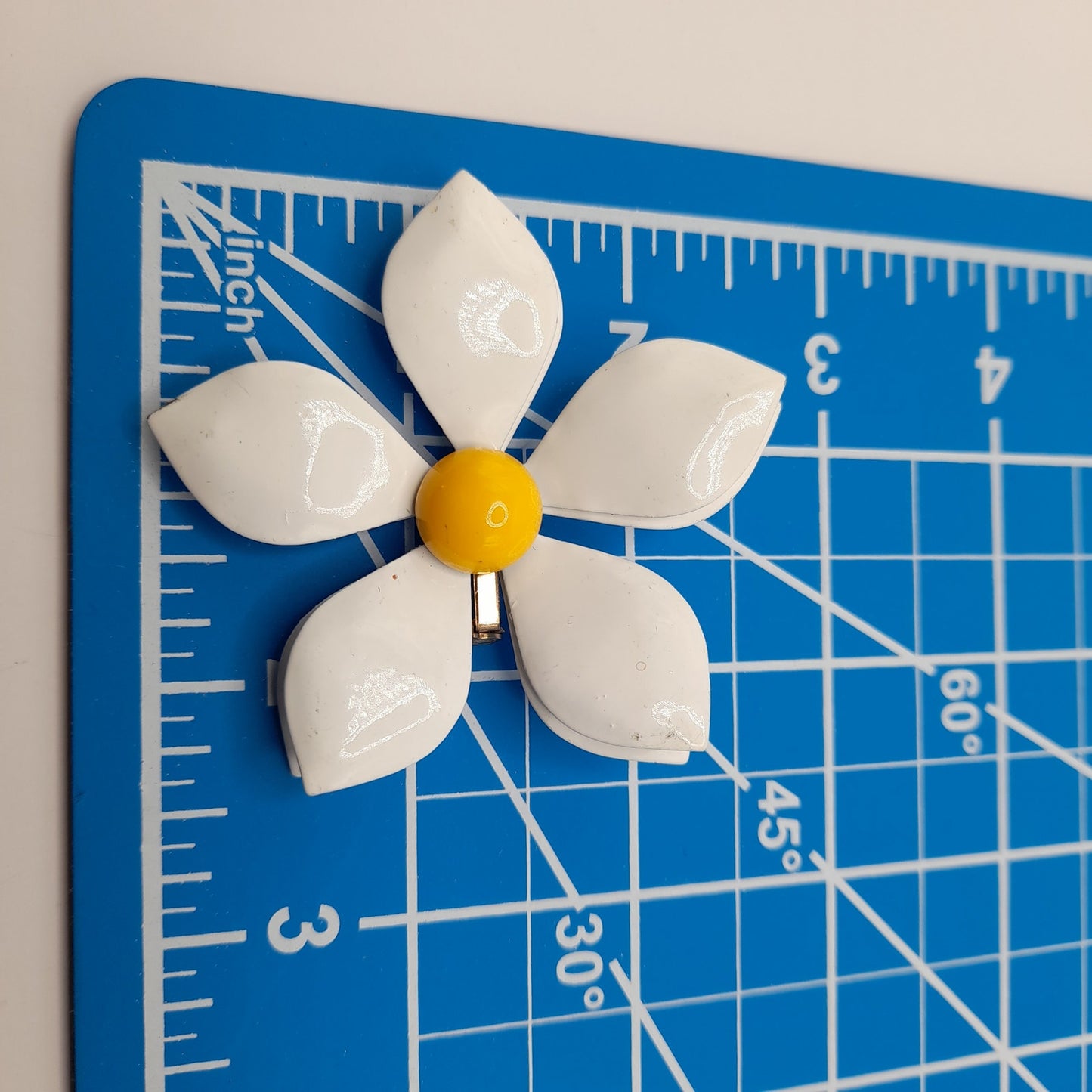 Vintage 1960s White Yellow Enamel Flower Brooch