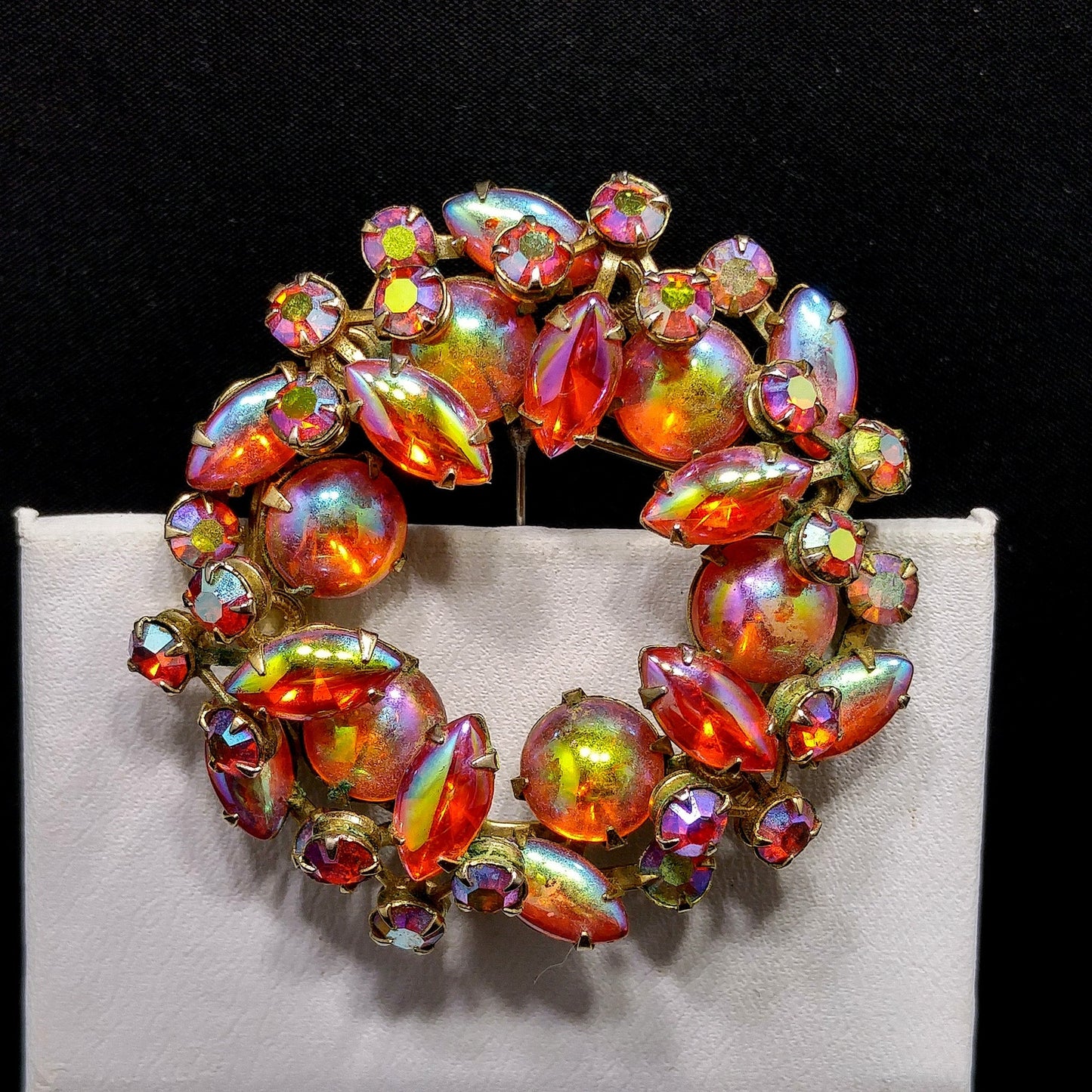 Mid-Century Iridescent Wreath Brooch, Art Glass, 1950s Vintage Jewelry
