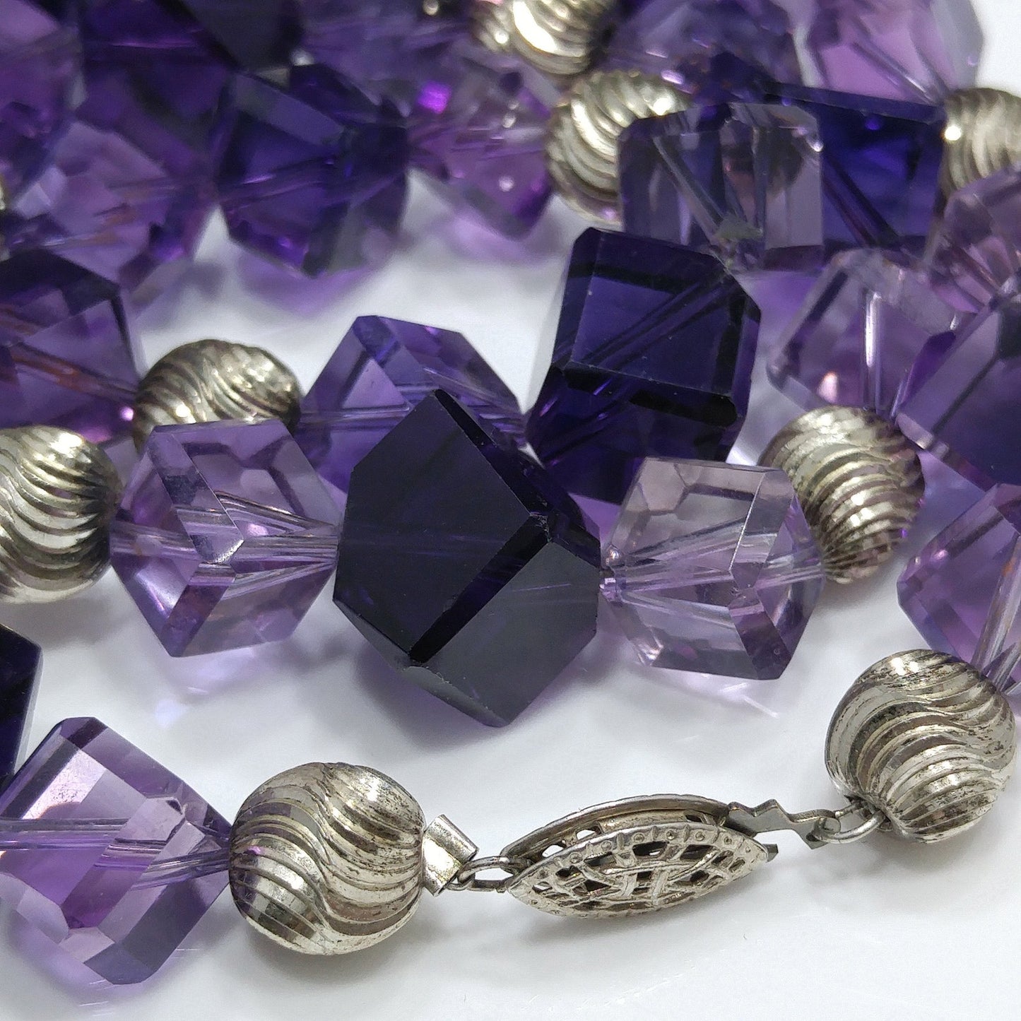 Vintage Amethyst Cube Bead Necklace – Light & Dark Purple Gemstones – 1990s