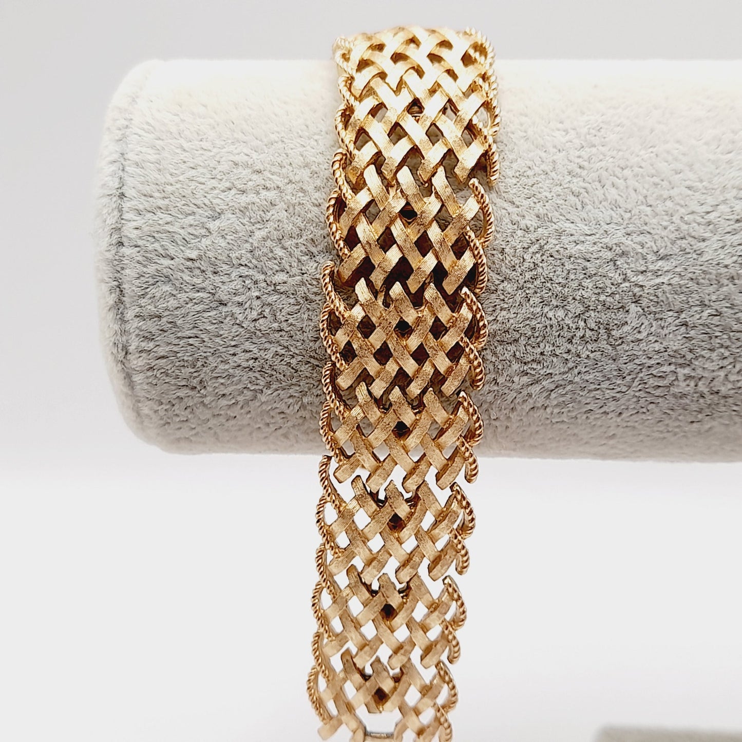 Vintage Mid Century 1950s Signed Crown Trifari Brushed Gold Tone Basket Weave Wide Link Bracelet 7.5"
