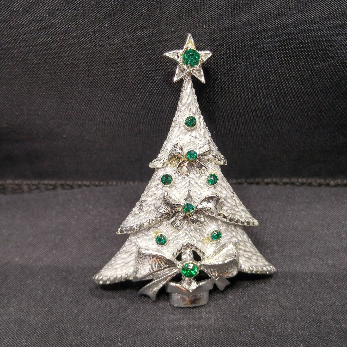 Vintage Christmas Tree Brooch – 1960s Silver Tone Holiday Pin with Emerald Green Rhinestones, 2 1/4 Inch
