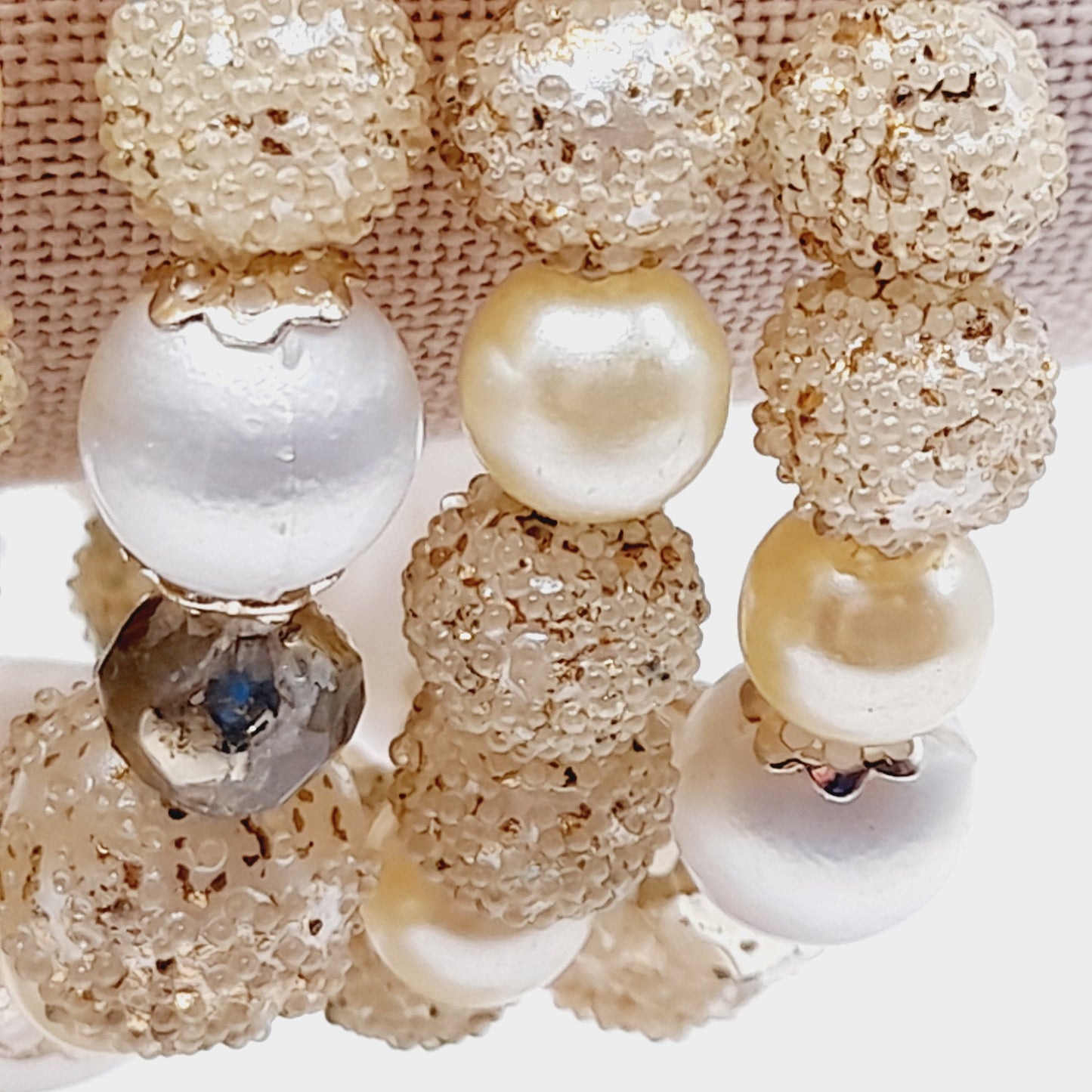 Vintage 1950s Beaded Bracelet – Gold & Pearl Memory Wire Wrap