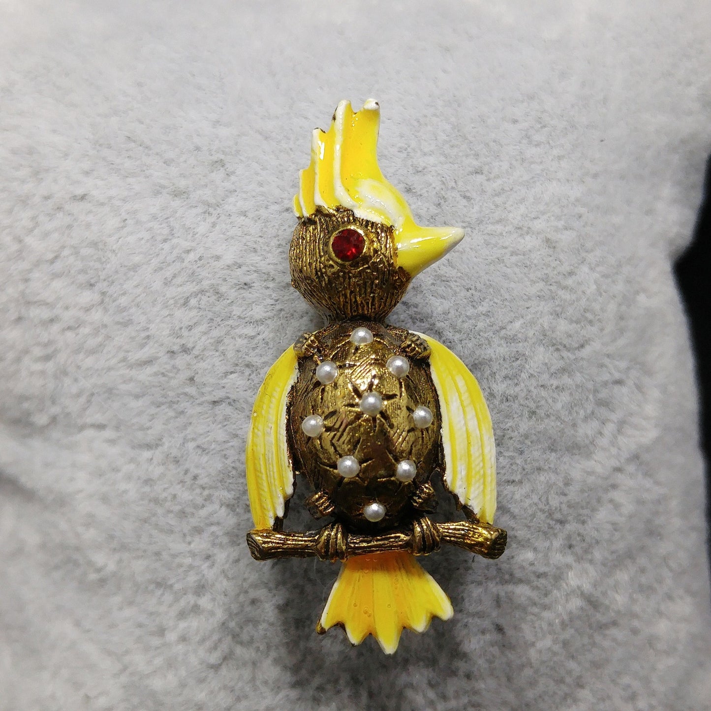 Vintage Weiss Yellow Enamel Bird Brooch, Faux Pearls, 1940s