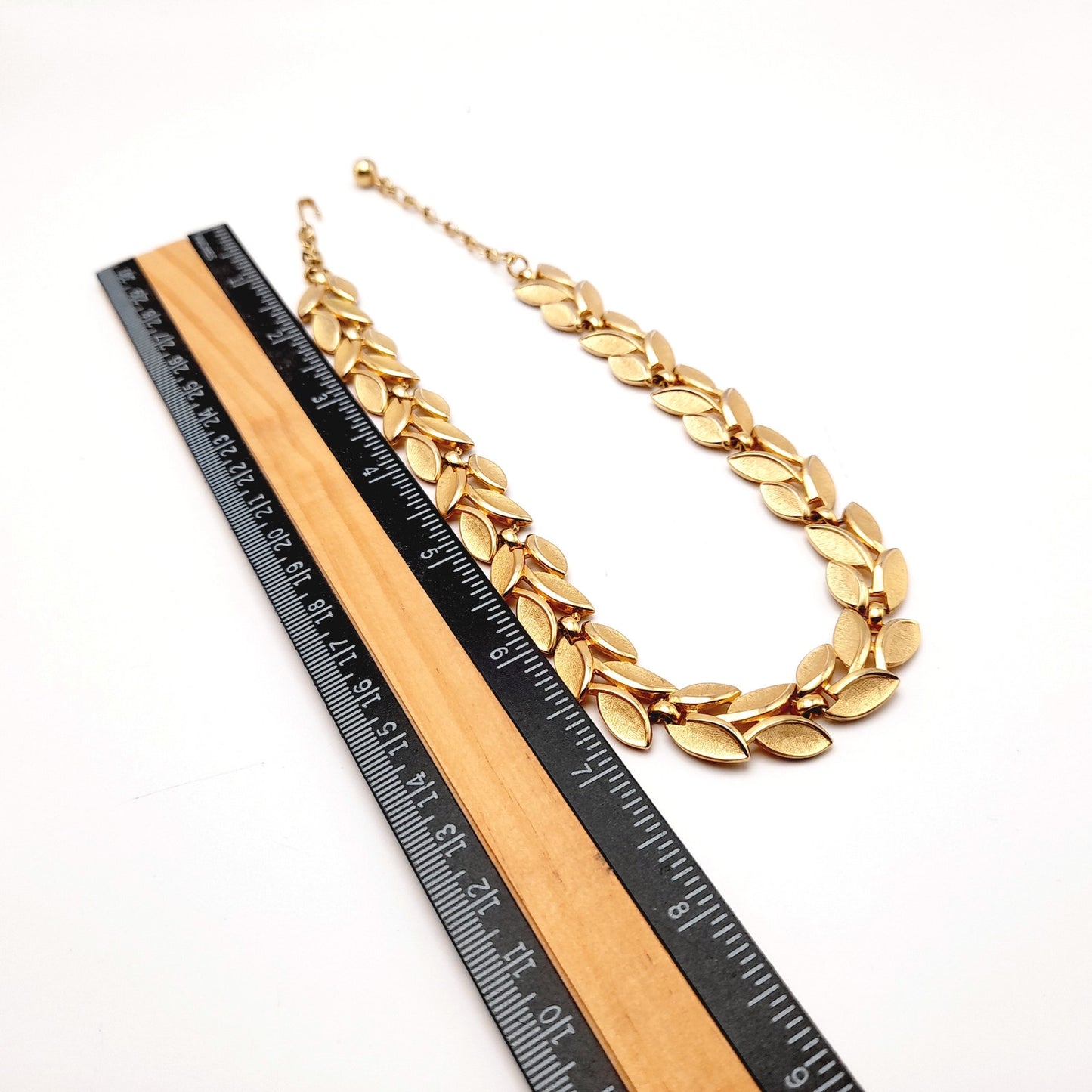 Vintage Trifari Gold Plated Leaves Choker Necklace