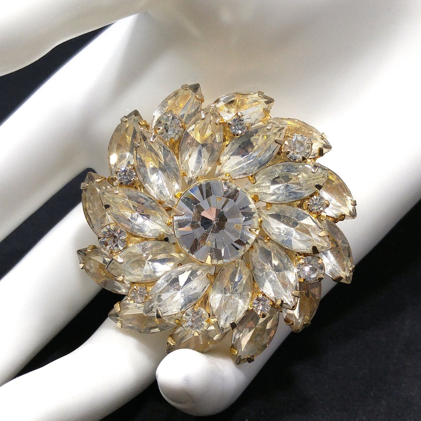 Mid-Century Clear Crystal Rhinestone Flower Brooch, Gold Plated, 1960s Vintage Jewelry