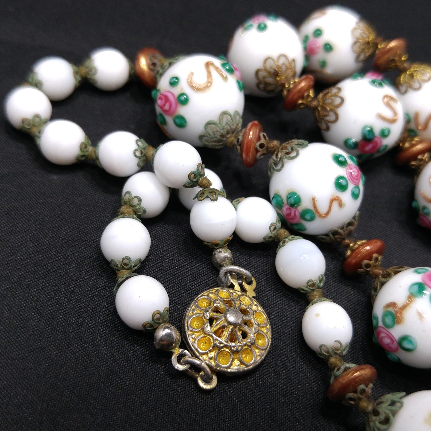 White Floral Lampwork Beaded Necklace, Hand Blown Glass, 1960s Vintage Jewelry