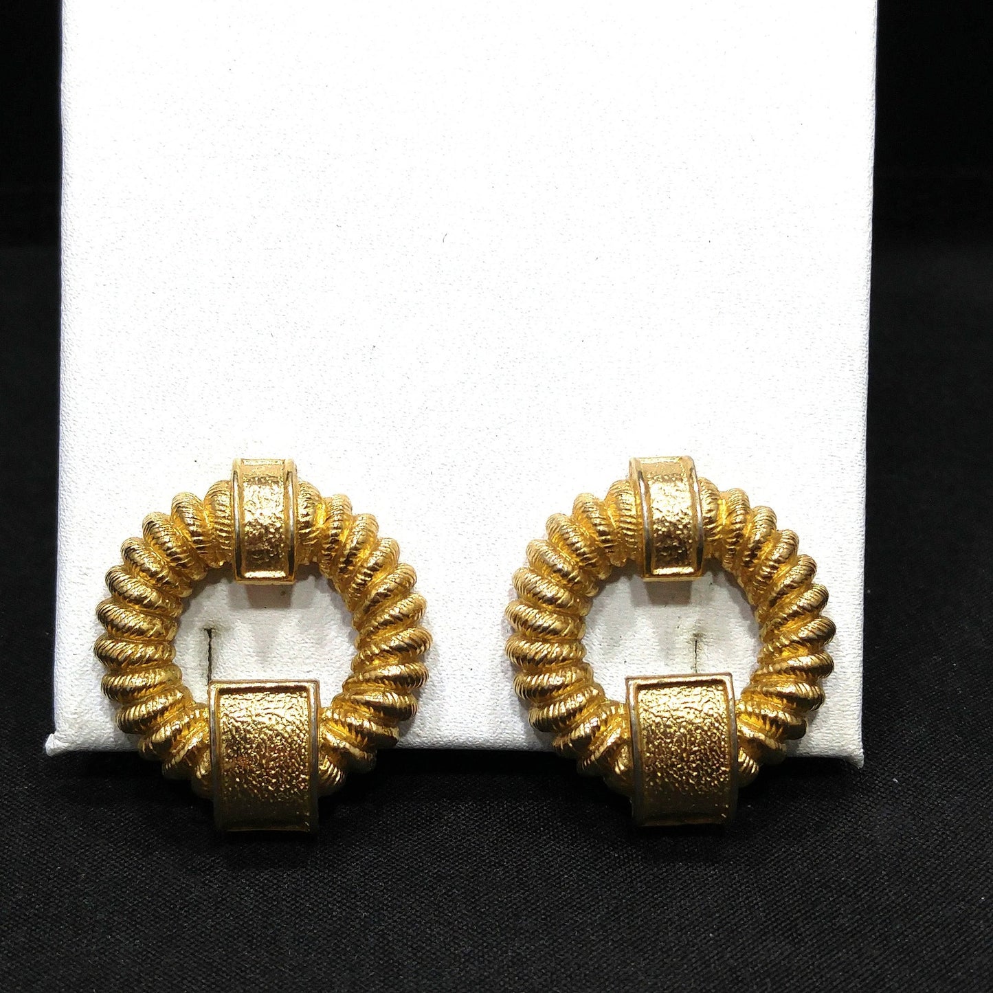 Ciner Open Center Round Clip Earrings, Gold Plated, 1980s Vintage Jewelry