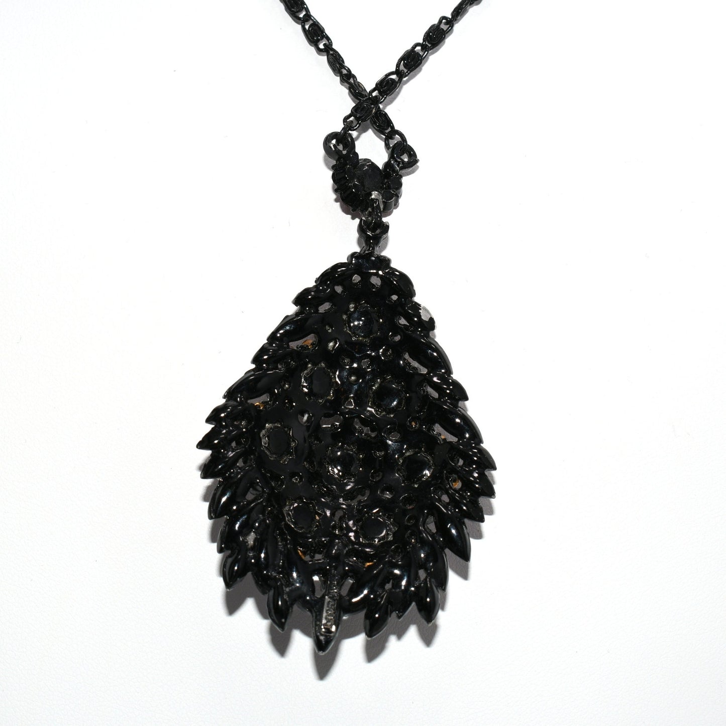Rare Hollycraft Red Rhinestone Pendant Necklace, Black Enamel Japanned, 1950s Vintage Jewelry