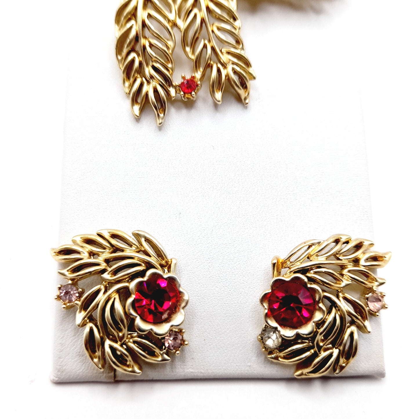 Vintage 1950s Pink Red Rhinestone Brooch Earrings Set, Gold Tone Floral Jewelry, Mid-Century Designer Statement Jewelry