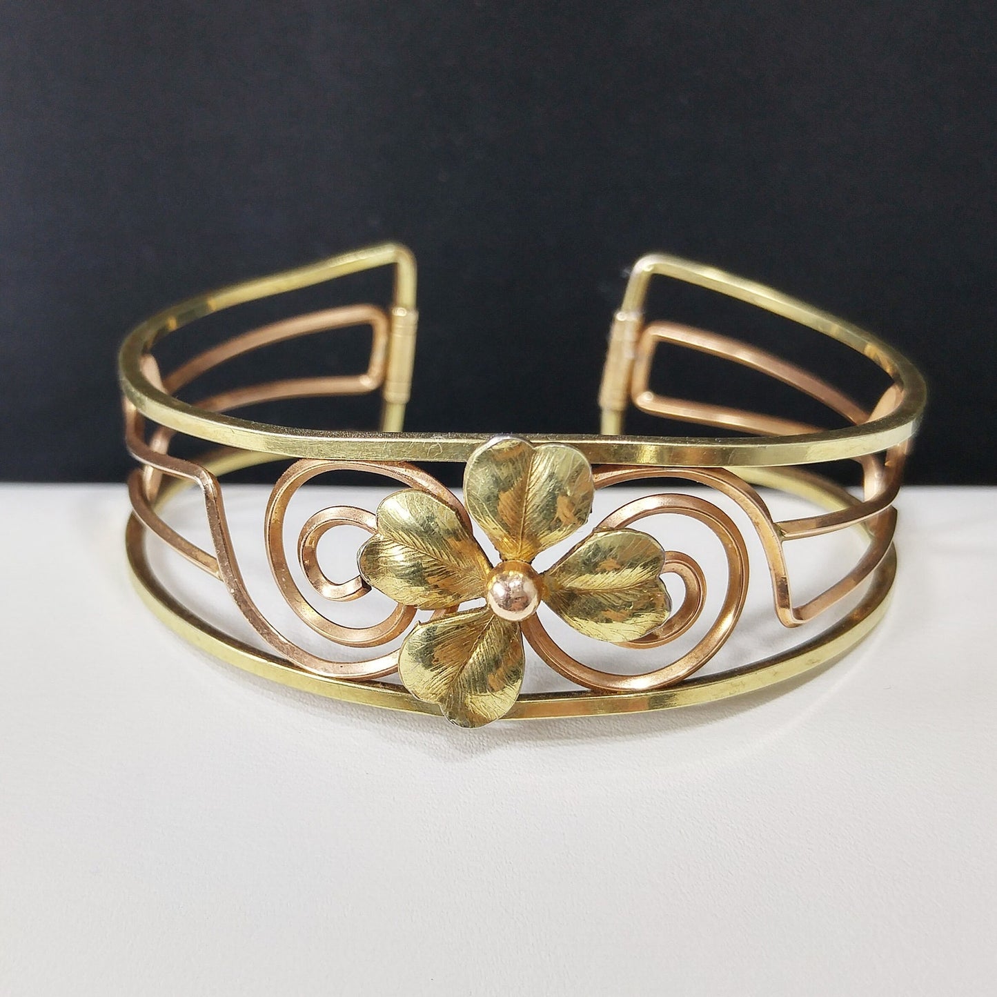 Krementz 14K Rolled Gold Overlay Cuff Bracelet, Openwork Gold Clover Center, Signed Krementz, 1960s Vintage Jewelry