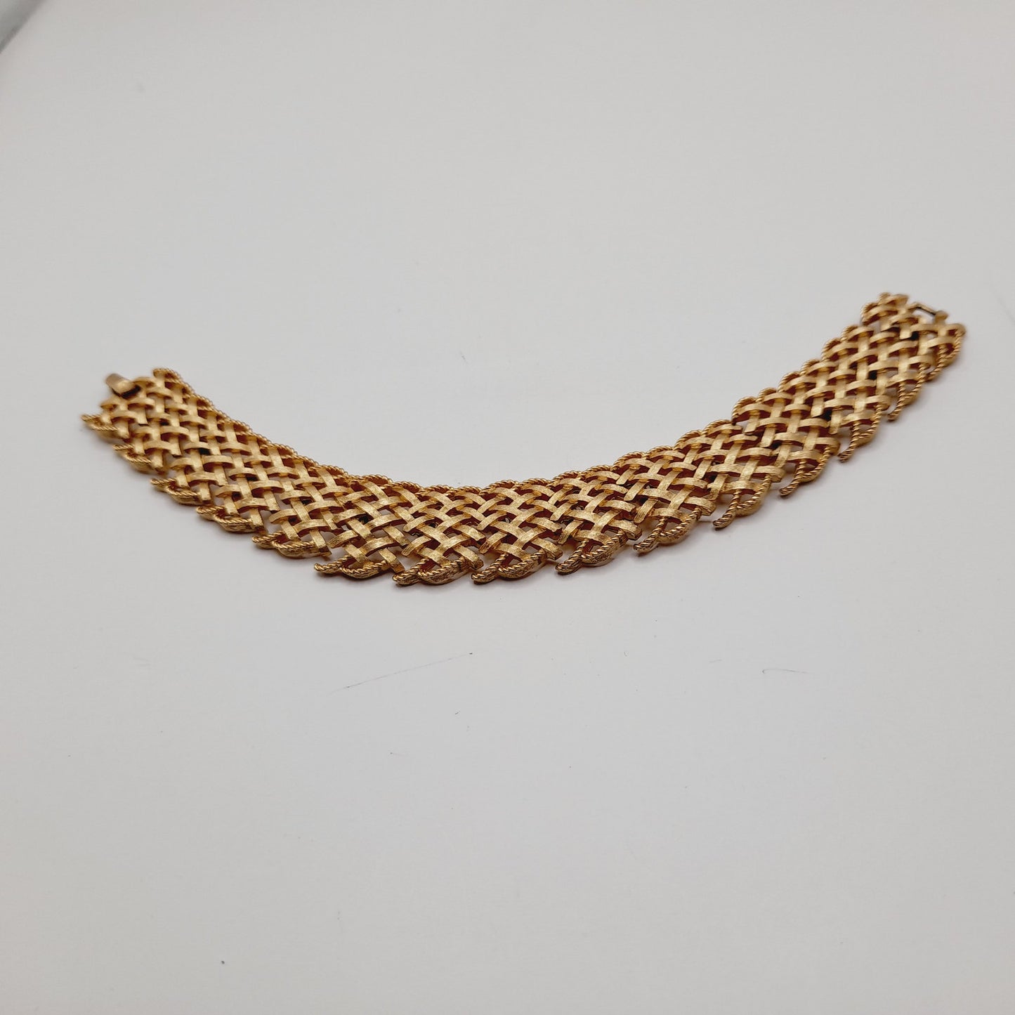Vintage Mid Century 1950s Signed Crown Trifari Brushed Gold Tone Basket Weave Wide Link Bracelet 7.5"