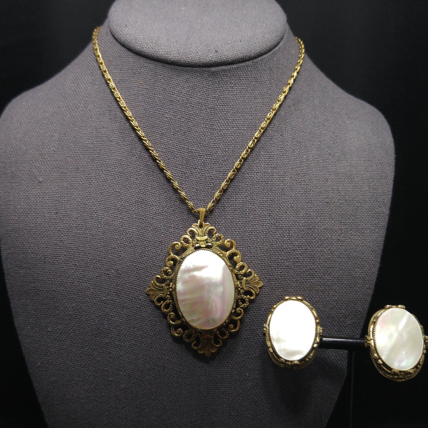 Whiting & Davis MOP Pendant Necklace Clip Earrings Set, 1950s Vintage Jewelry