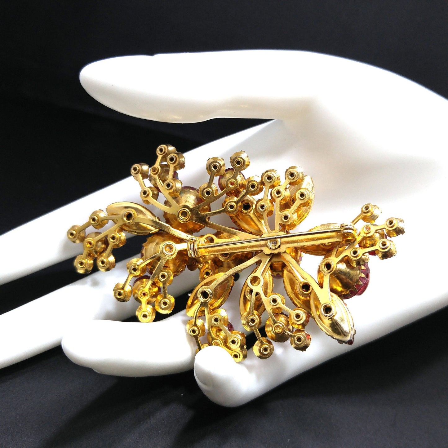 Red Art Glass Aurora Borealis Floral Brooch, Wide Riveted Bouquet, 1950s Vintage Jewelry