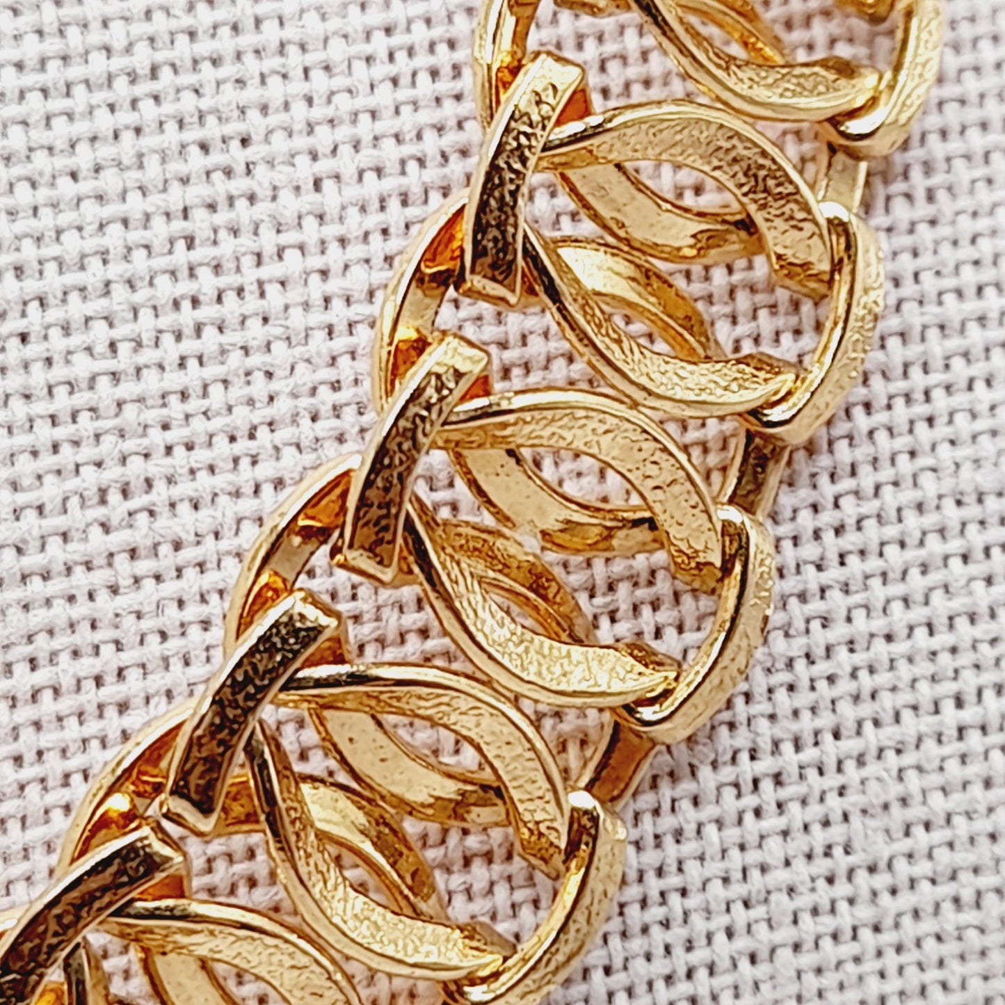 Vintage Trifari Interlocking Choker Necklace Gold Tone Link Collar – 18" Jewelry