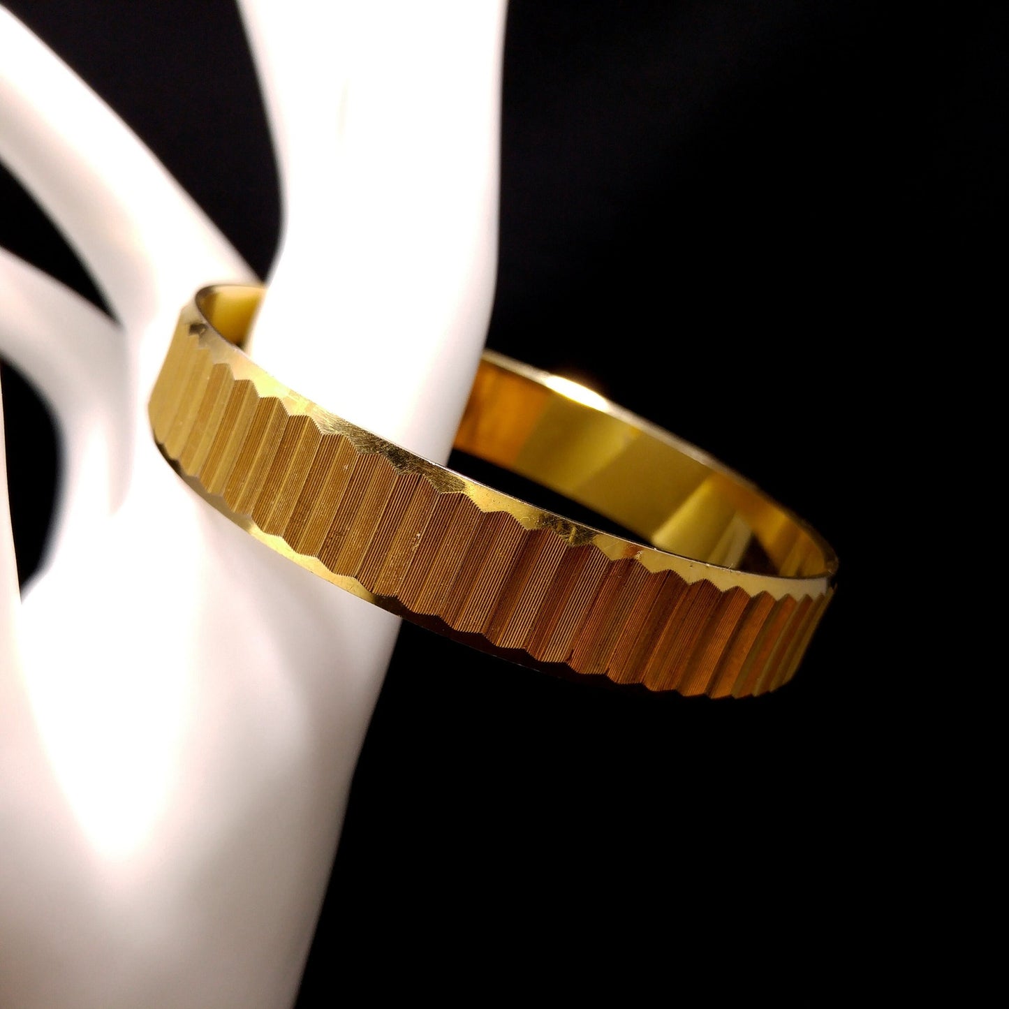 Crown Trifari Gold Plated Bangle Bracelet, Size M, 1960s Vintage Jewelry