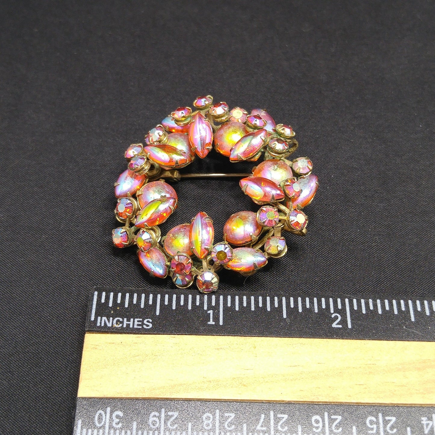 Mid-Century Iridescent Wreath Brooch, Art Glass, 1950s Vintage Jewelry