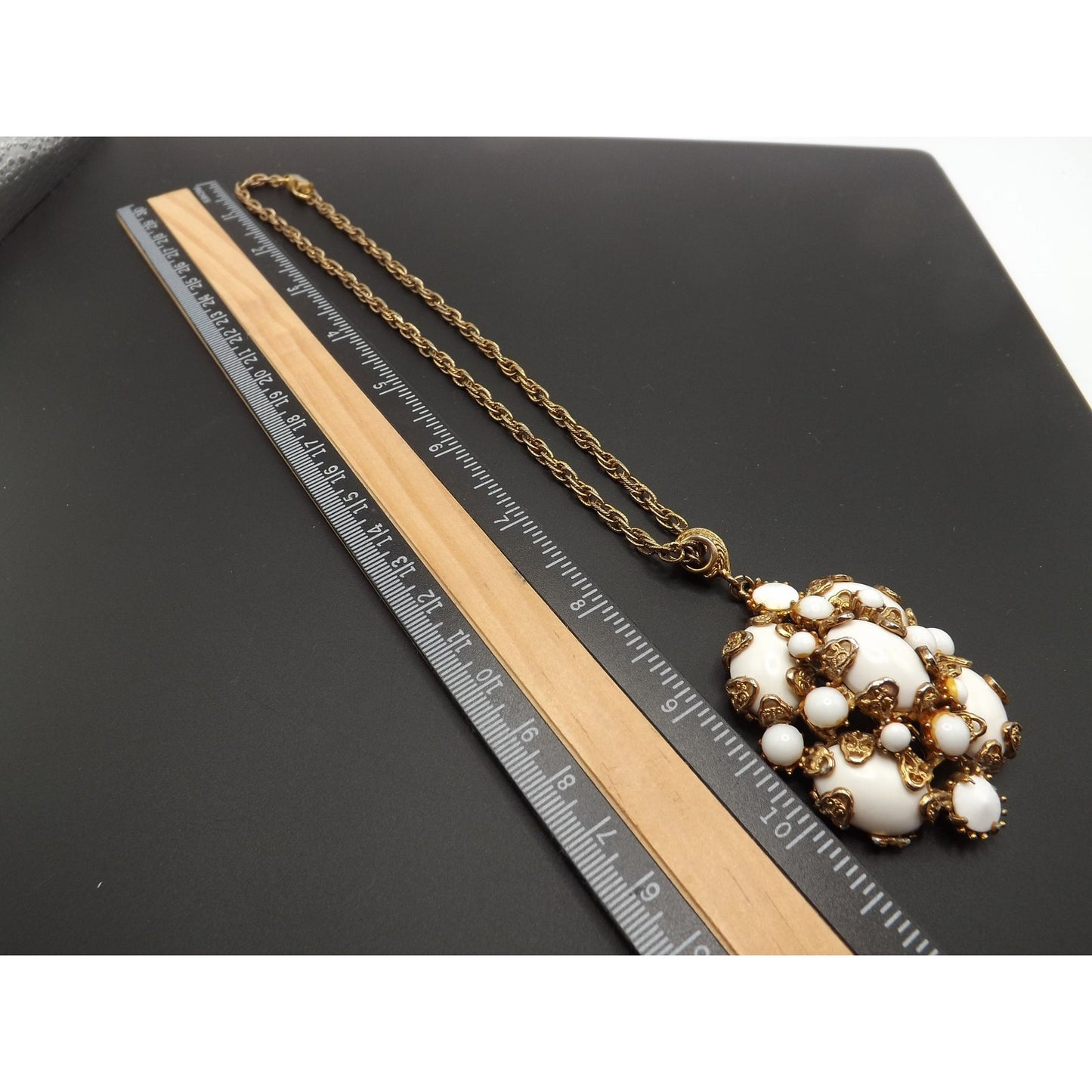 Hollycraft White Cabochons Rhinestones Pendant Necklace, Filigree Prongs, 1960s Vintage Jewelry