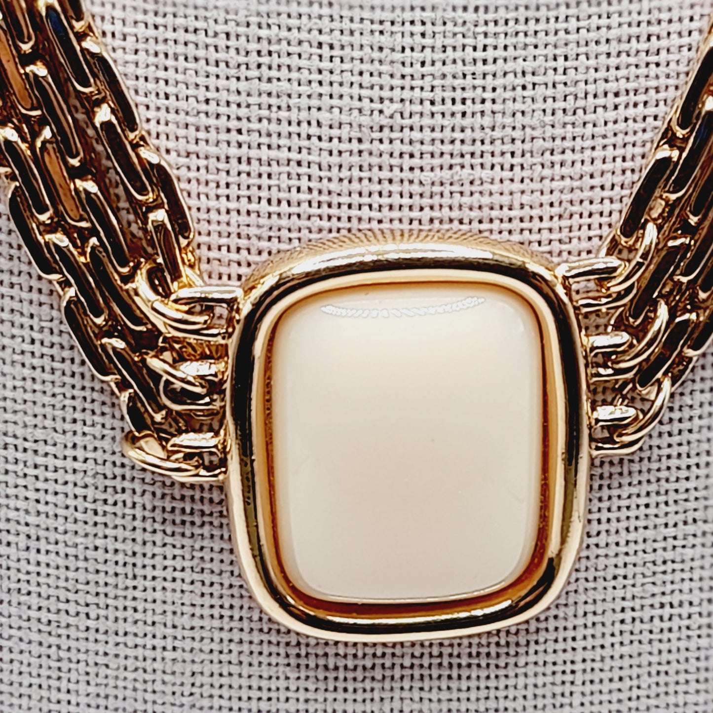 Vintage Monet Cream Cabochon Necklace Gold Plated 18 Inch Signed Pendant