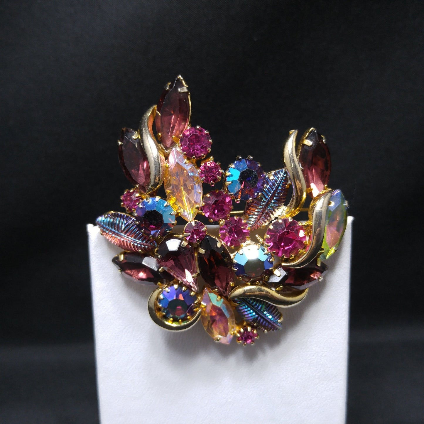 Designer Art Glass Rhinestone Brooch, Carnival Glass, Gold Plated, 1950s Vintage Jewelry
