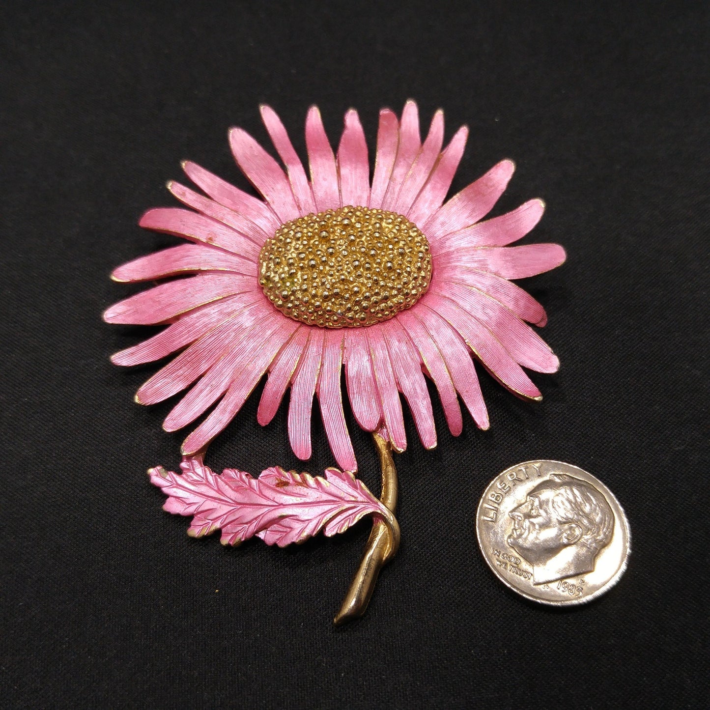 Pastelli Pink Gold Enamel Daisy Brooch, Royal of Pittsburgh, 1960s Vintage Jewelry