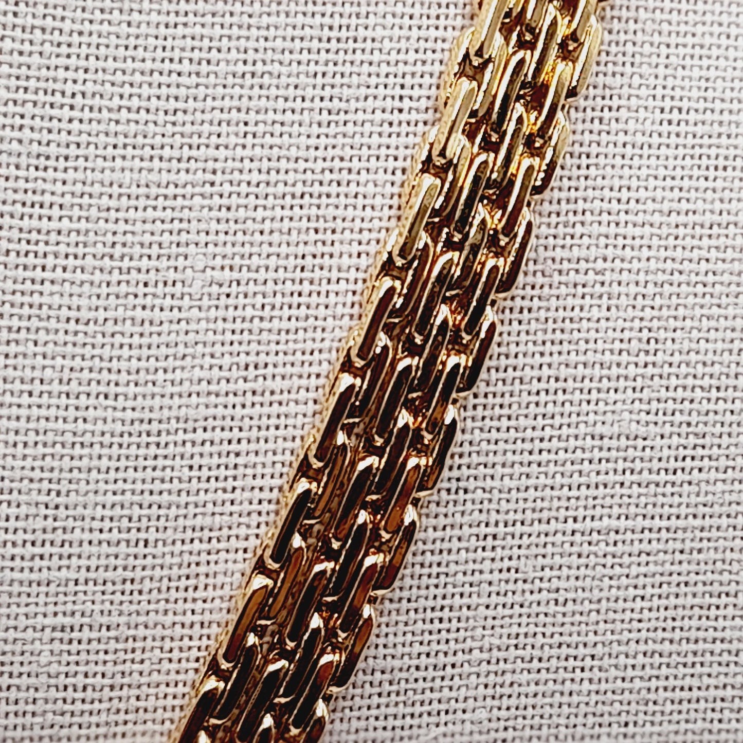 Vintage Monet Cream Cabochon Necklace Gold Plated 18 Inch Signed Pendant