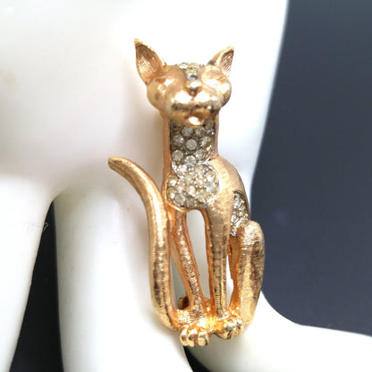 Eisenberg Pave Rhinestone Cat Brooch, Gold Plated, 1950s Vintage Jewelry