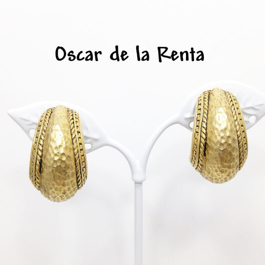 Oscar de la Renta Hammered Gold Clip Earrings – Vintage 1980s Designer Jewelry