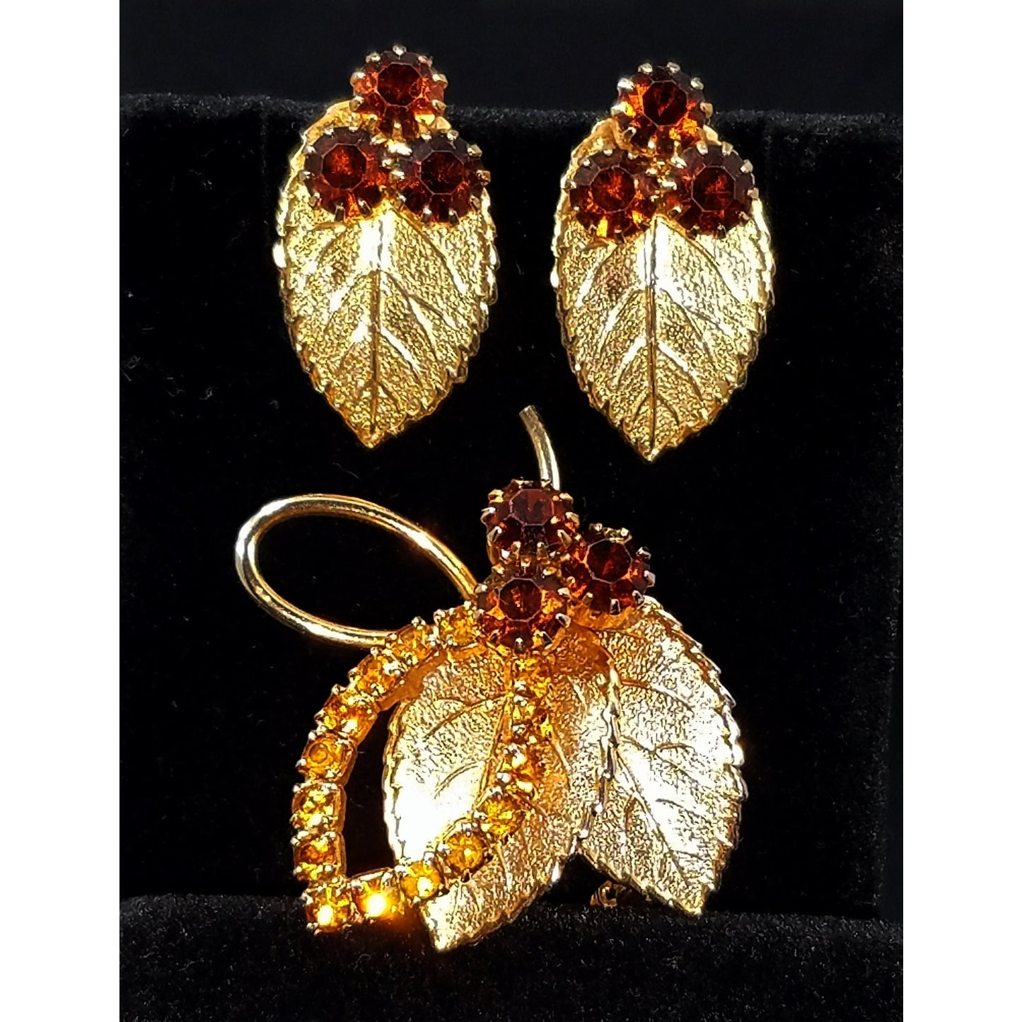 Vintage Judy Lee Gold Leaf Brooch & Earrings Set Topaz Rhinestones 1950s