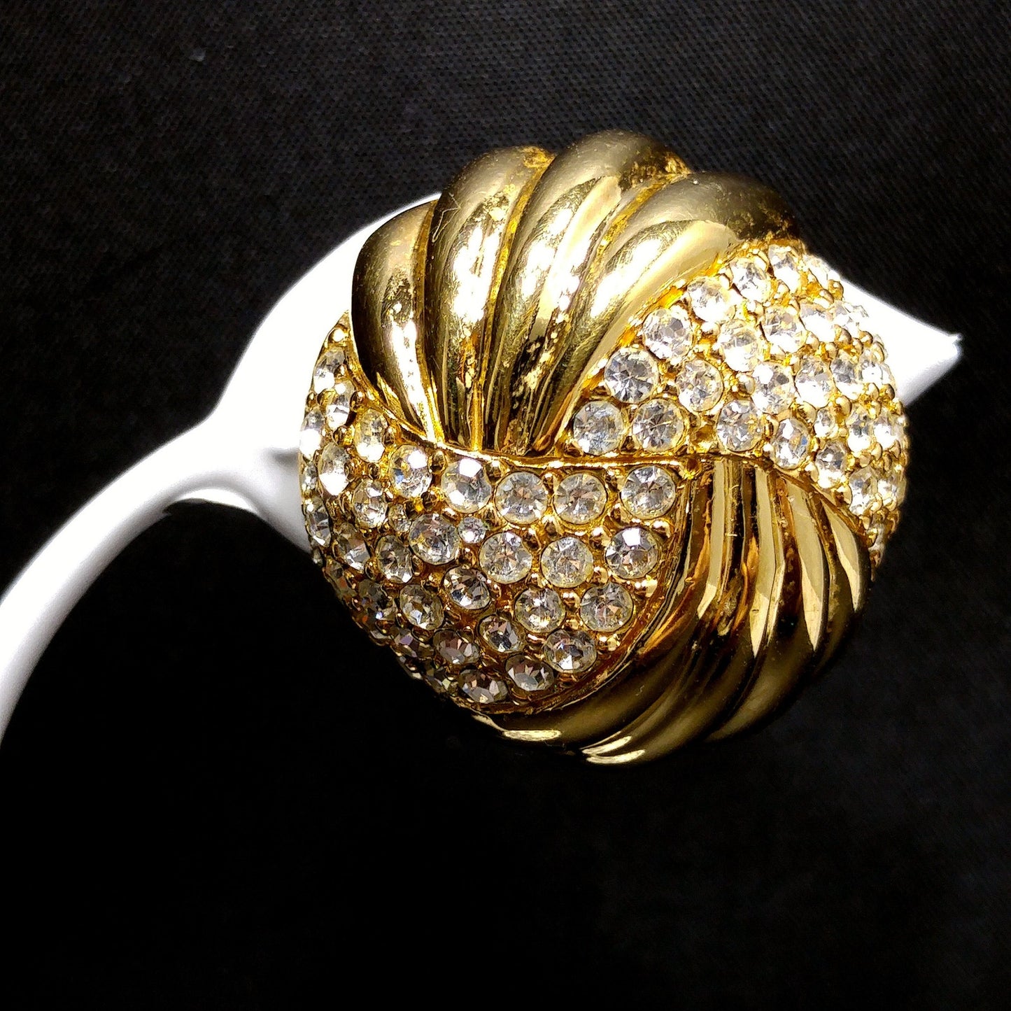 Ciner Clear Pave Rhinestone Round Clip Earrings, Gold Plated, 1980s Vintage Jewelry