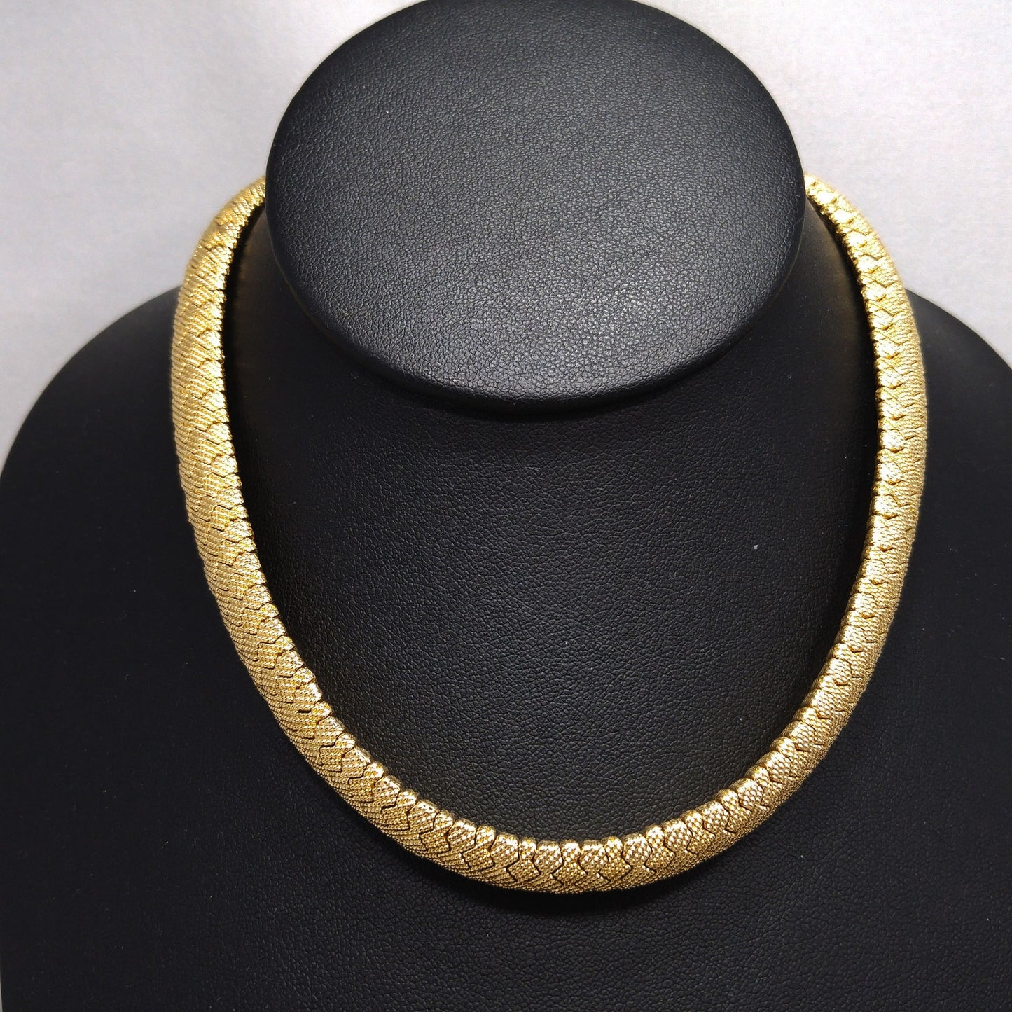 Vintage Ciner Gold Zig Zag Snake Chain Choker Necklace Signed 1980s