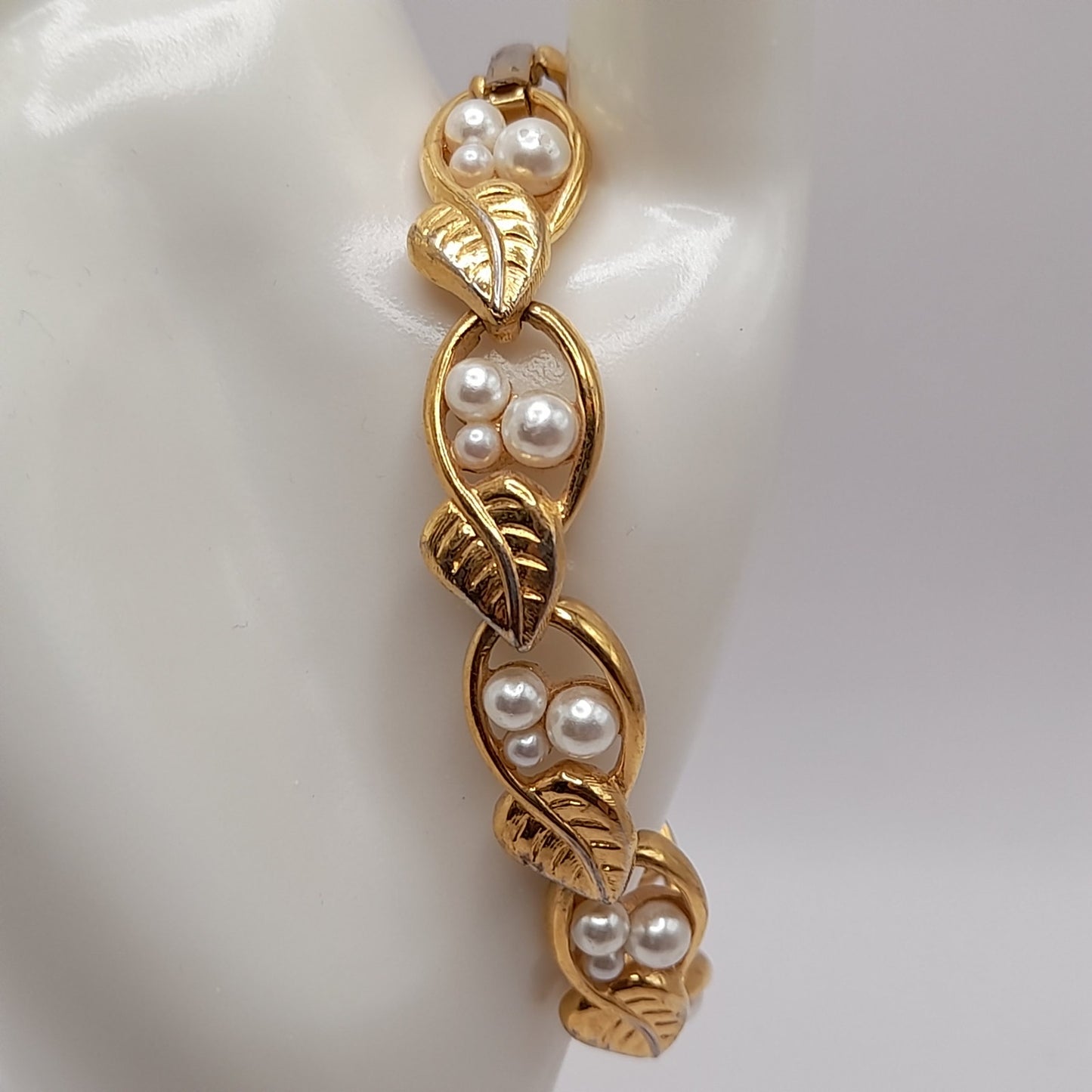 Vintage Napier 1980s Faux Pearl Leaves Gold Tone Bracelet, Pat. #4.774.743