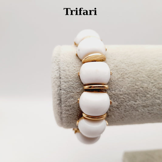 Vintage Crown Trifari White Lucite Gold Plated Link Bracelet