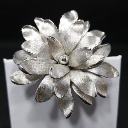 Boucher Floral Brooch, Number 8919P, Rhodium Plated, 1960s Vintage Jewelry