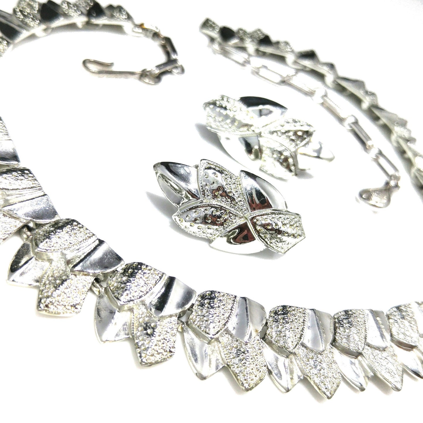 Coro Textured Smooth Leaf Necklace & Earrings, Rhodium Plated, 1950s Vintage Jewelry