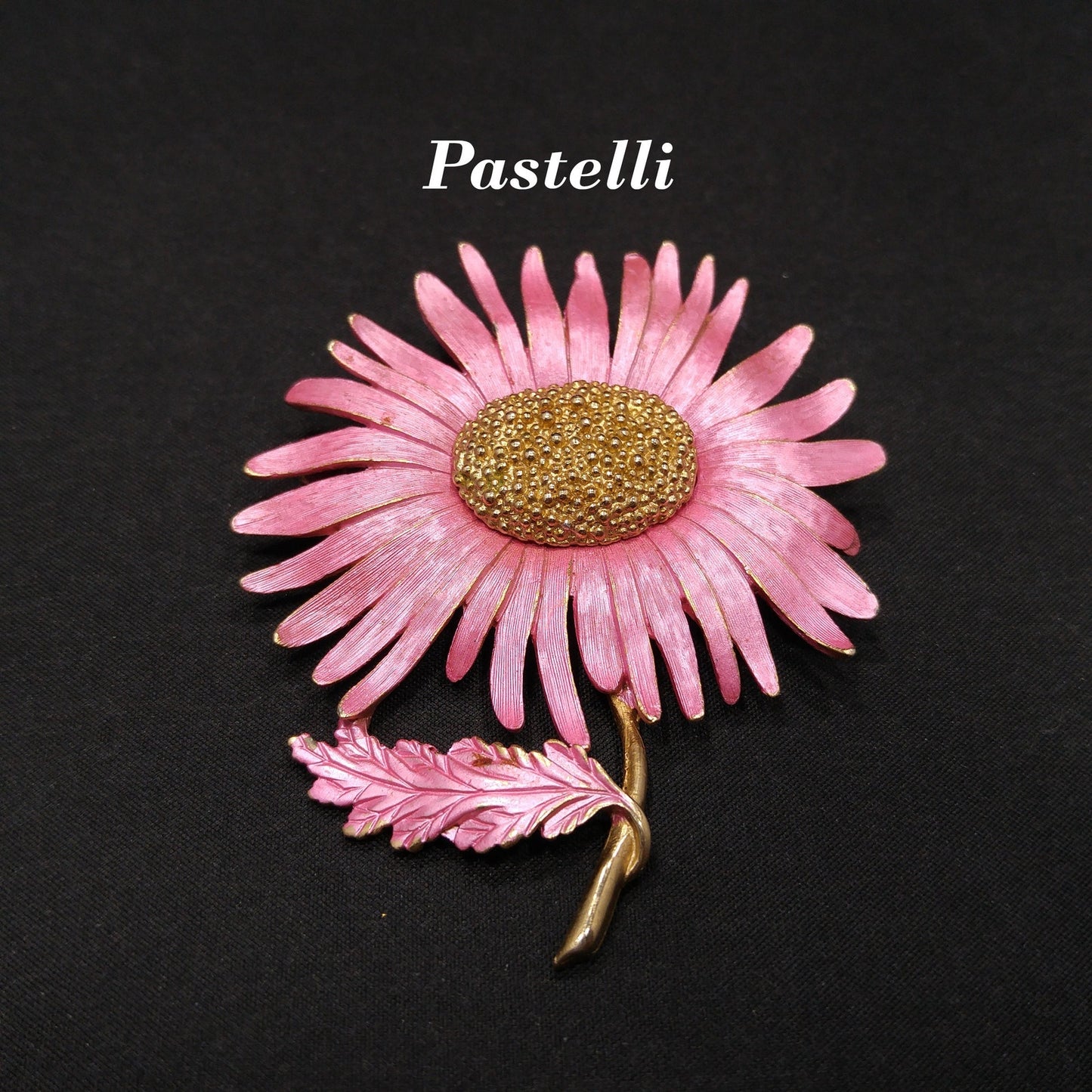 Pastelli Pink Gold Enamel Daisy Brooch, Royal of Pittsburgh, 1960s Vintage Jewelry