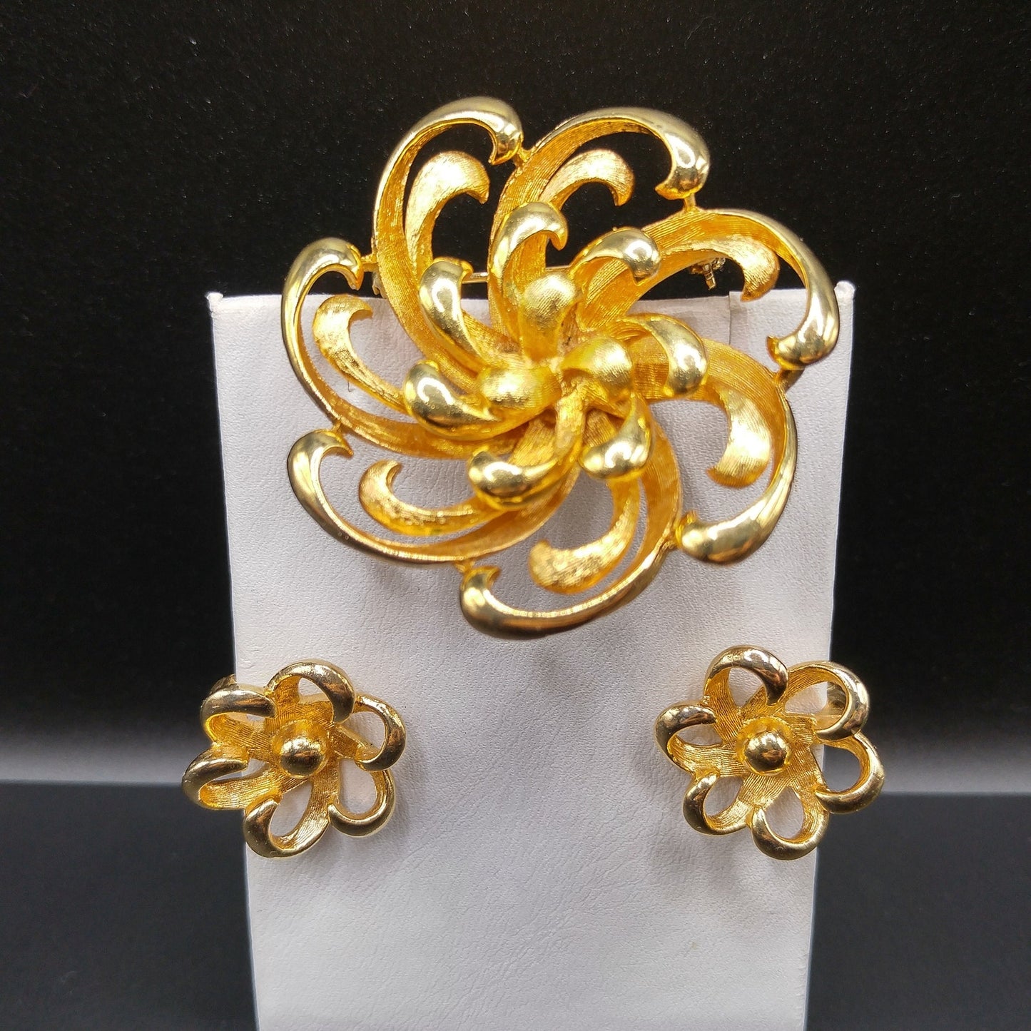 Kramer Floral Brooch & Clip Earrings, Gold Plated, 1960s Vintage Jewelry