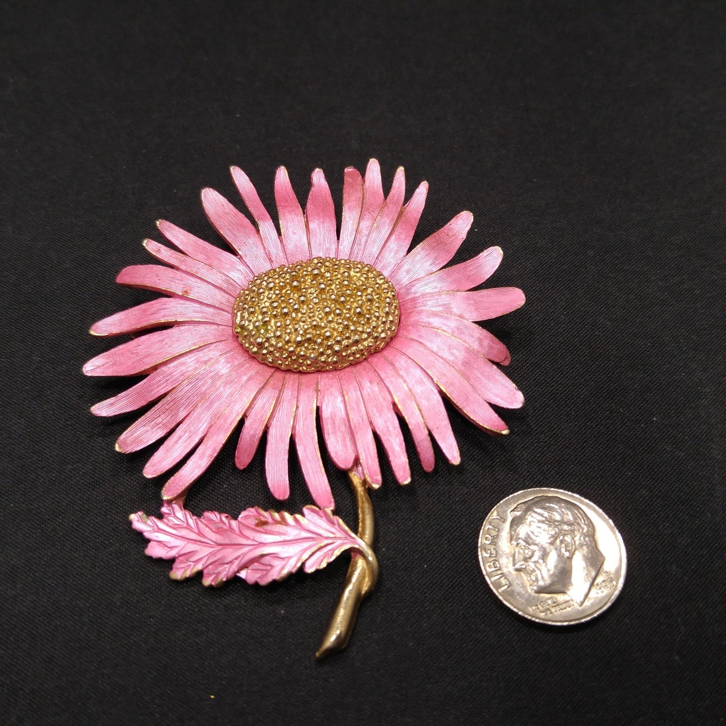 Pastelli Pink Gold Enamel Daisy Brooch, Royal of Pittsburgh, 1960s Vintage Jewelry