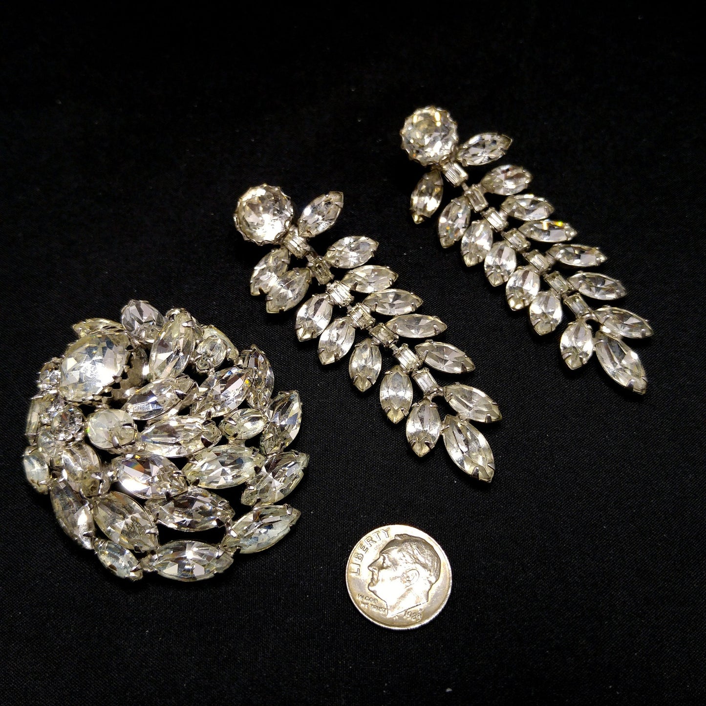 Weiss Clear Rhinestone Brooch and Long Dangle Earrings Set – 1950s Rhodium Plated