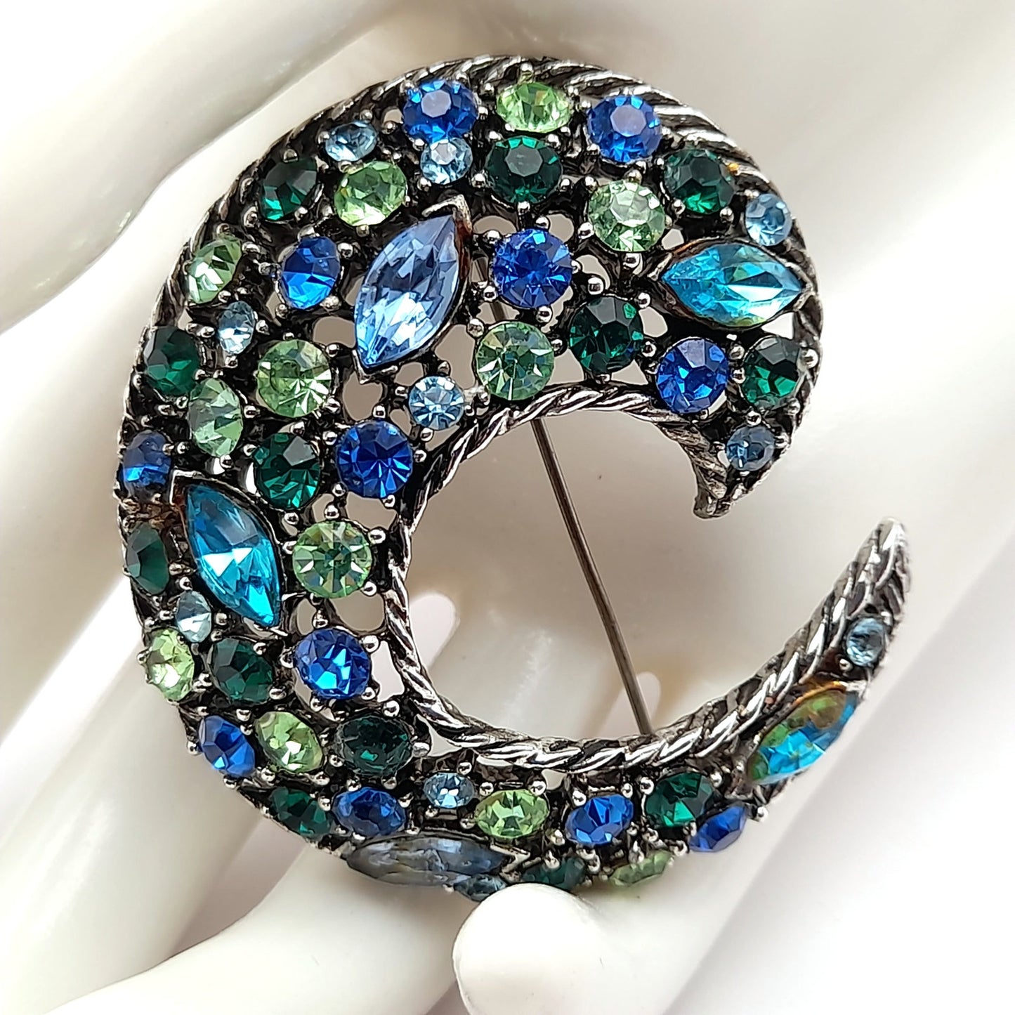 Vintage Weiss Green & Blue Rhinestone Brooch Pin