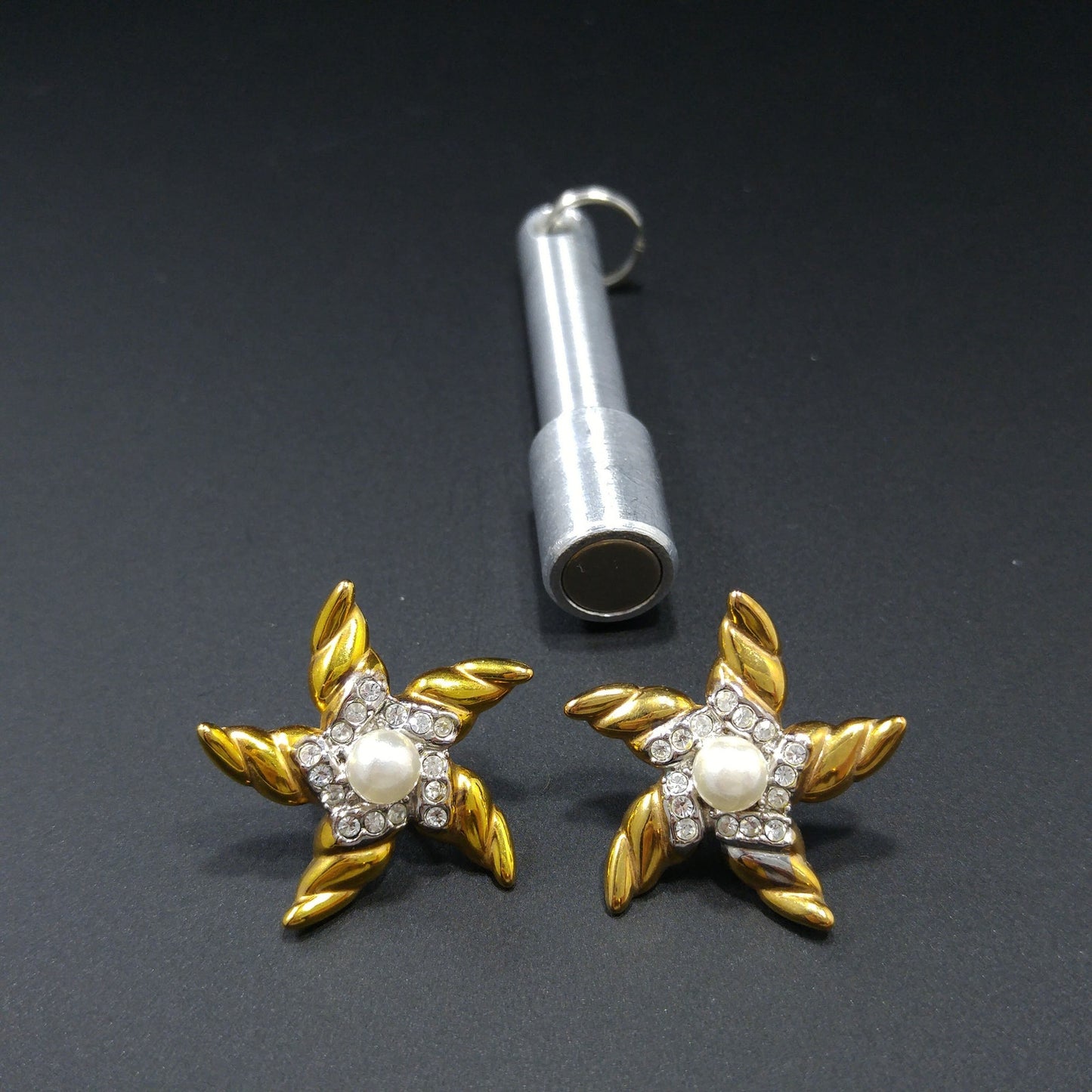 Krementz Gold Plated Starfish Earrings, Faux Pearls, 1970s Vintage Jewelry