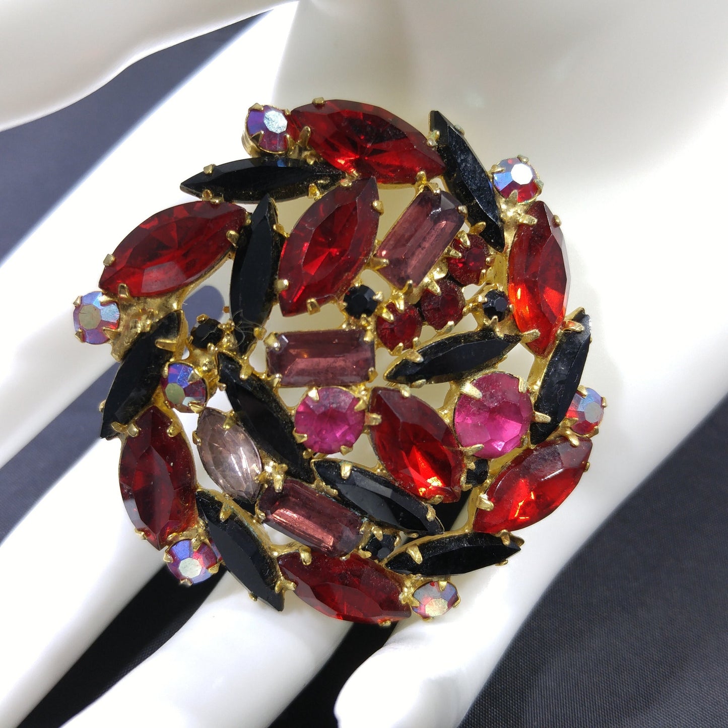 Red & Purple Juliana Style Brooch, Gold Plated, 1960s Vintage Jewelry