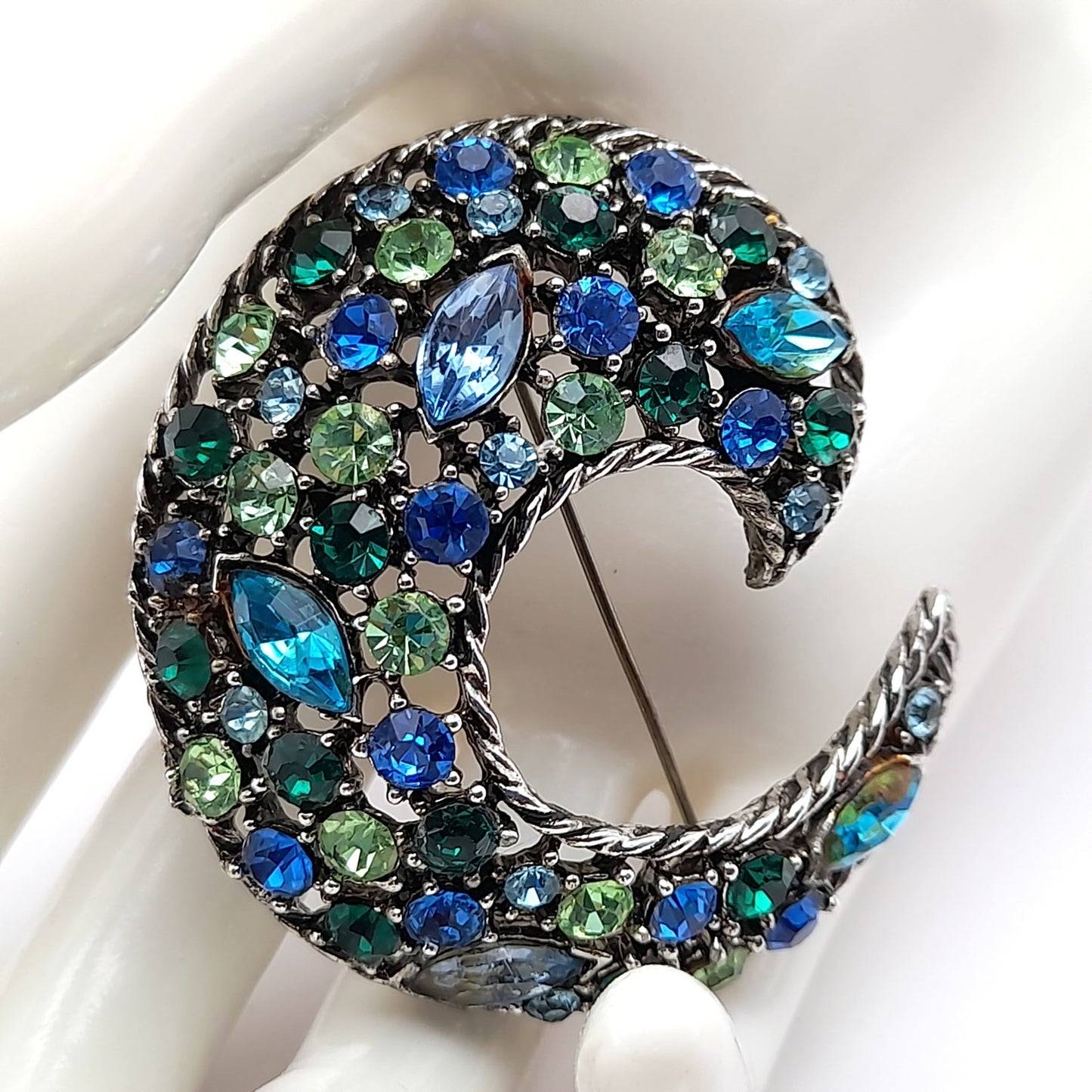 Vintage Weiss Green & Blue Rhinestone Brooch Pin