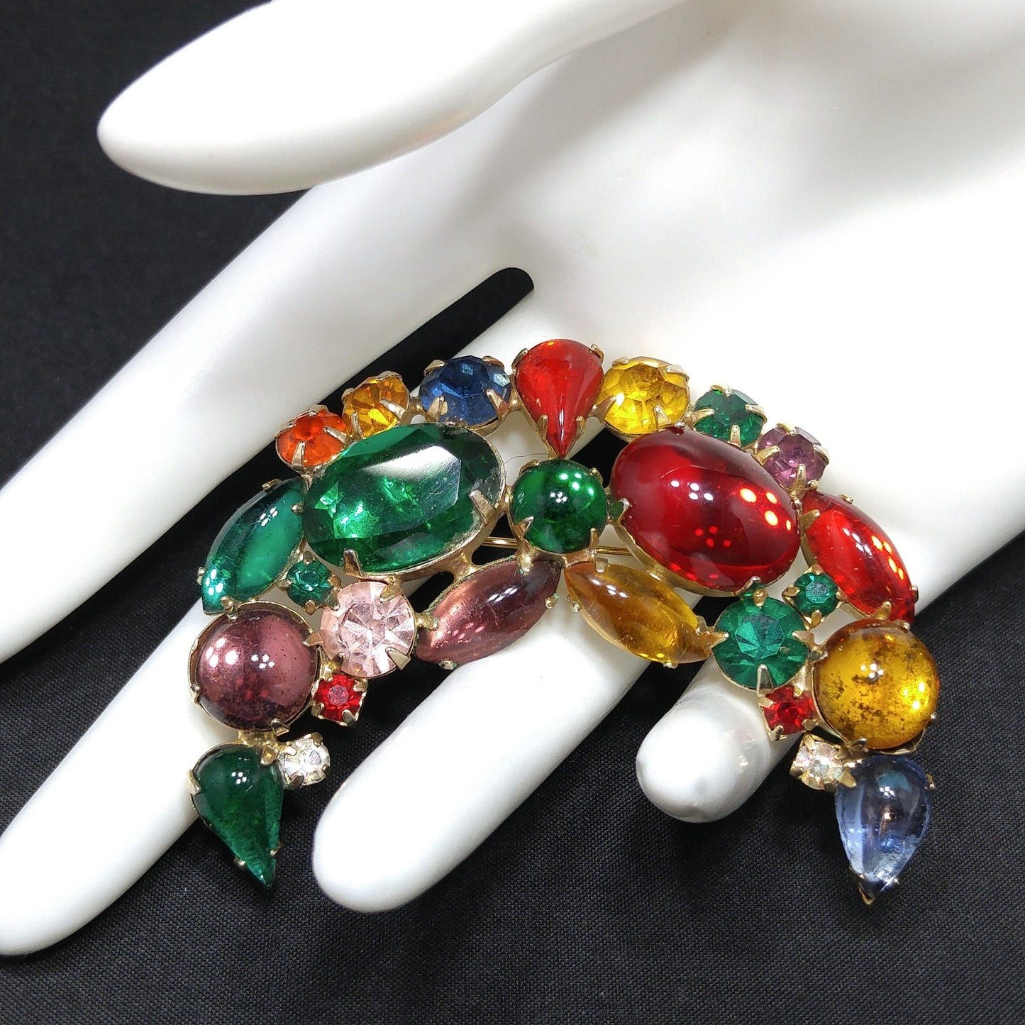 Weiss Crescent Moon Fruit Salad Brooch – Multicolor Cabochon Rhinestone 1950s