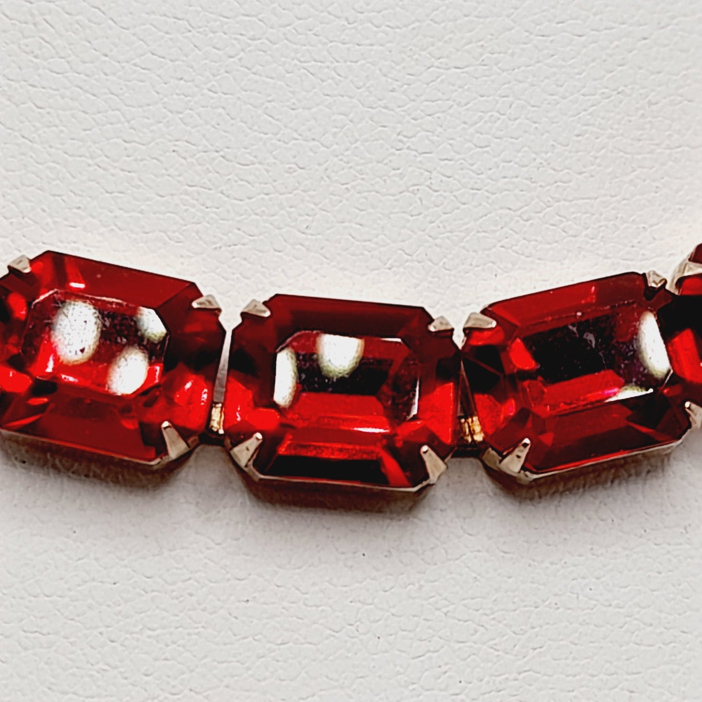 WEISS Vintage Red Rhinestone Choker Necklace – Gold Plated Holiday Statement Jewelry