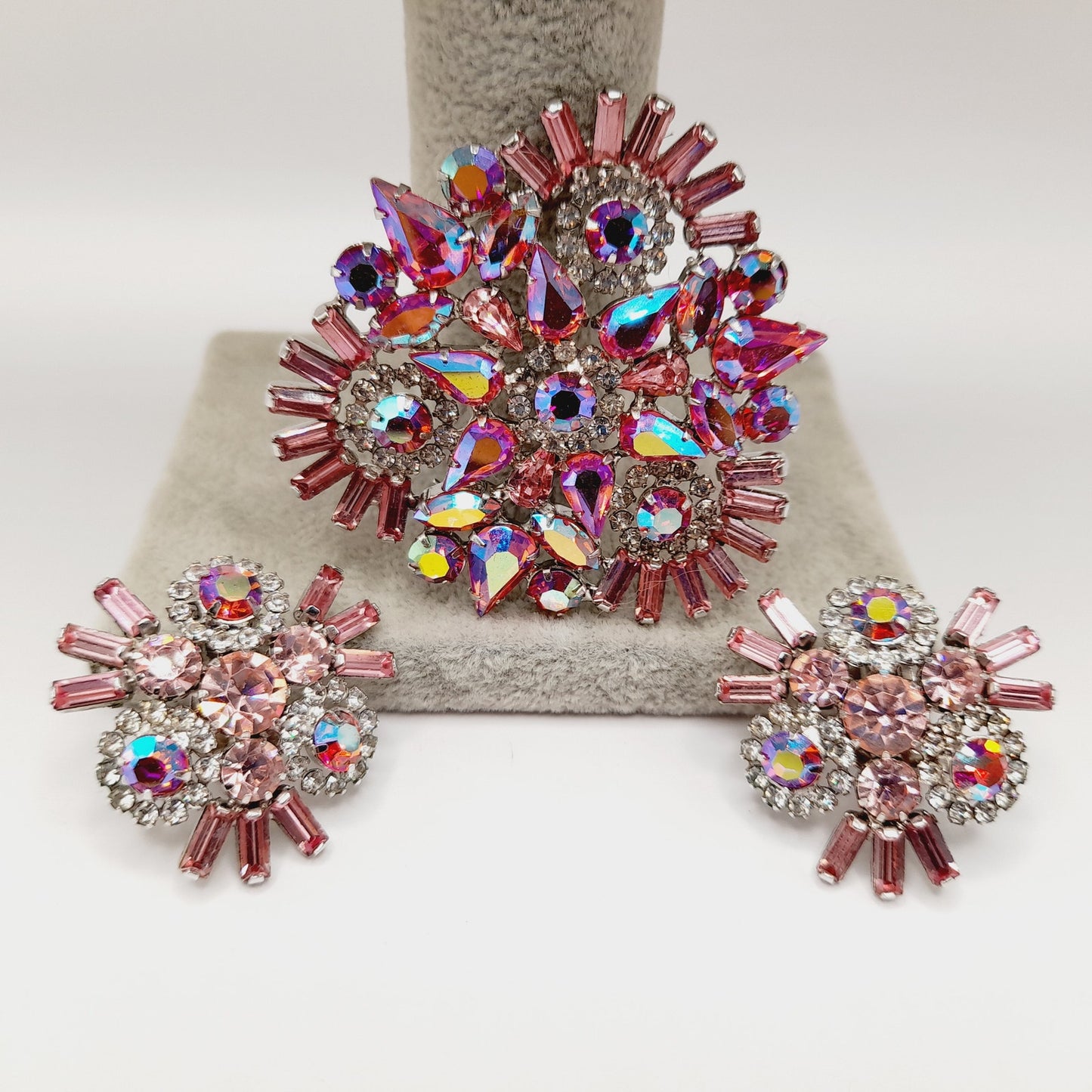 Dazzle in Vintage Glamour – Pink Rhinestone WEISS Brooch & Earrings Set